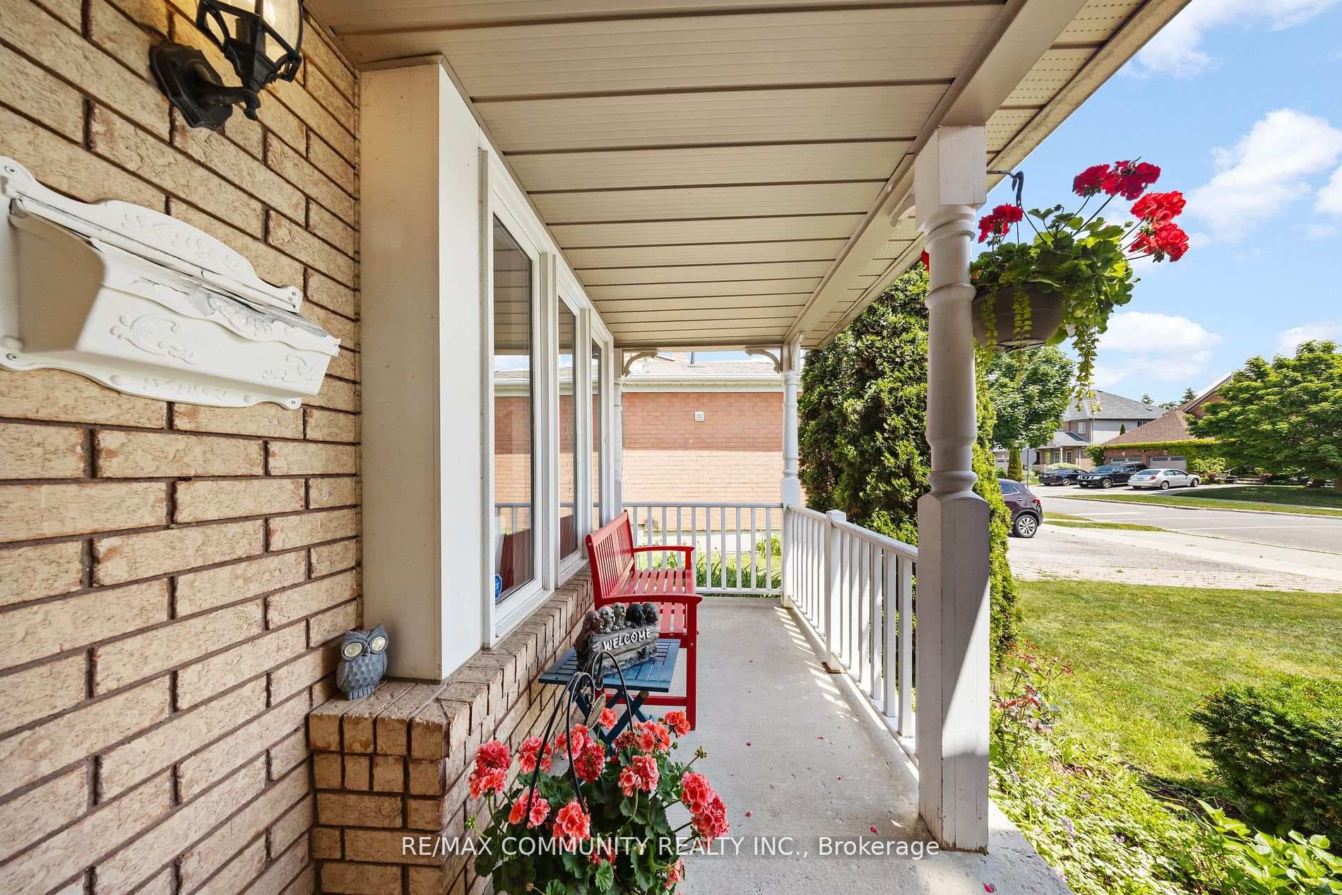 34 Avondale Drive photo 3