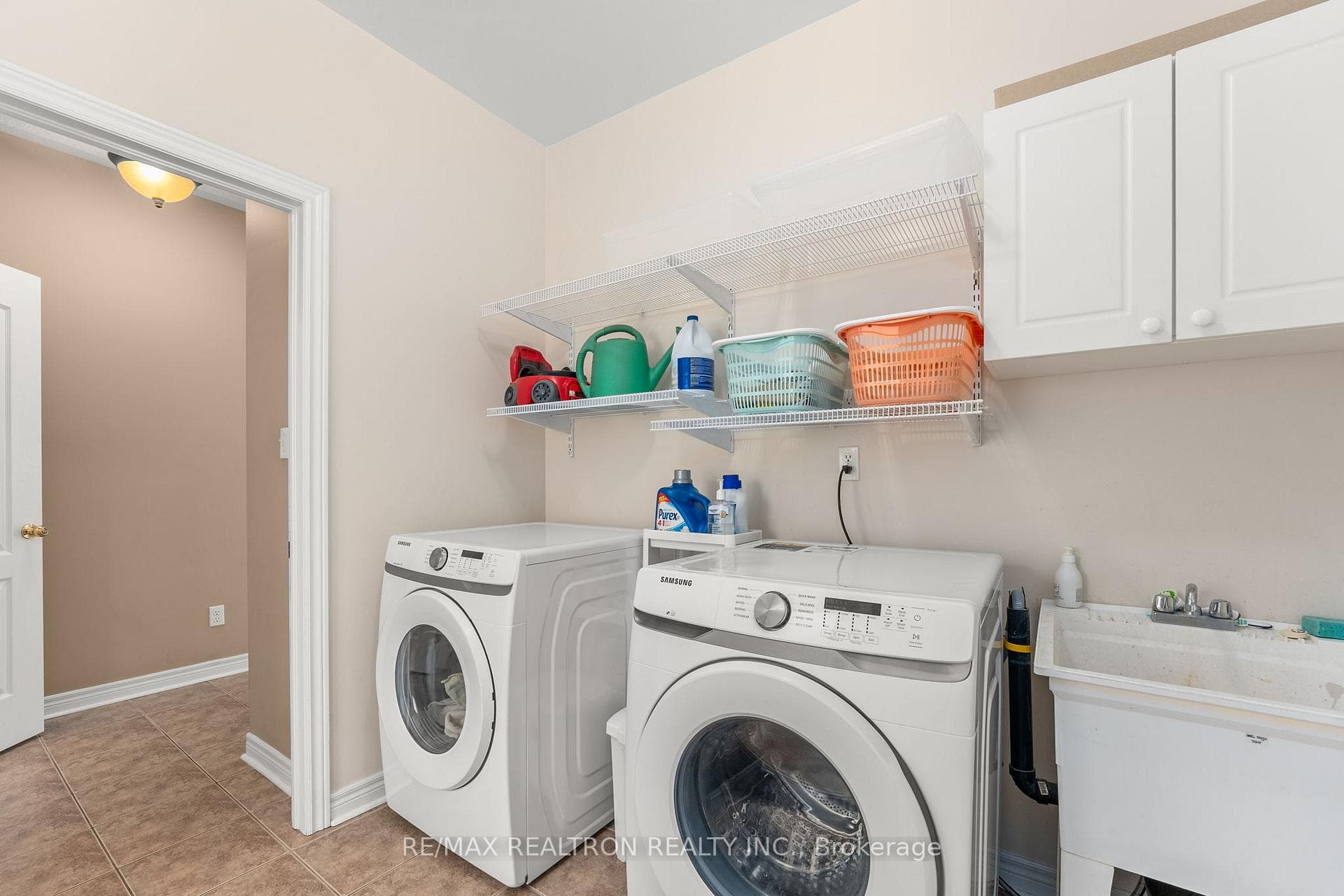 200 Roseborough Drive photo 28