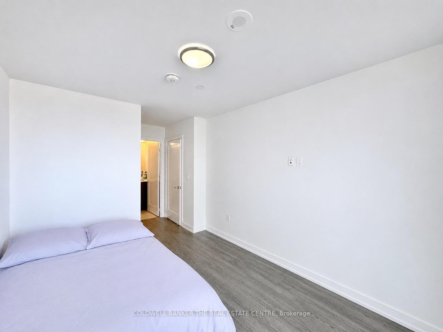 225 Village Green Square Unit 2106 photo 10