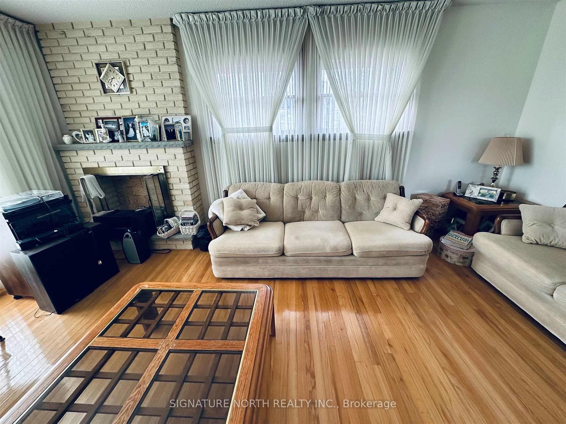 655 Dawson Street photo 9