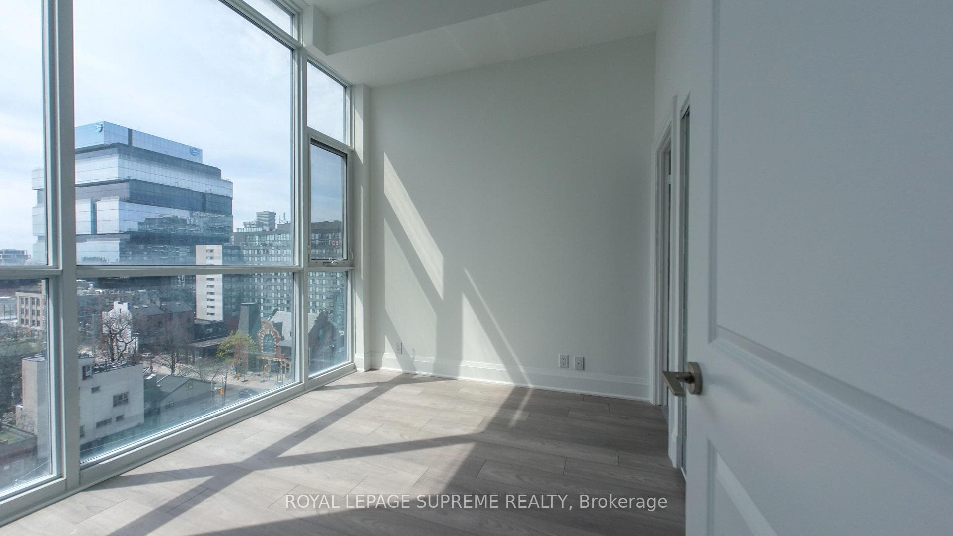 120 Parliament Street Unit 913 photo 10