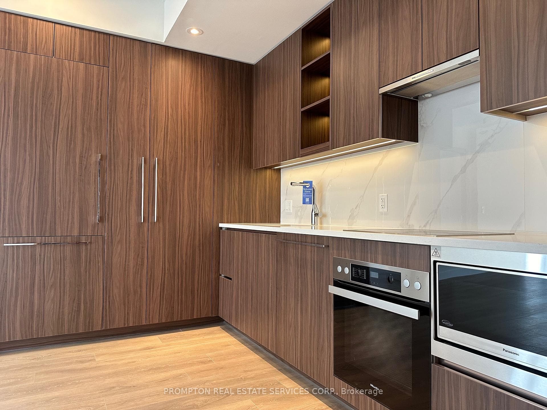 27 McMahon Drive Unit 507 photo 13