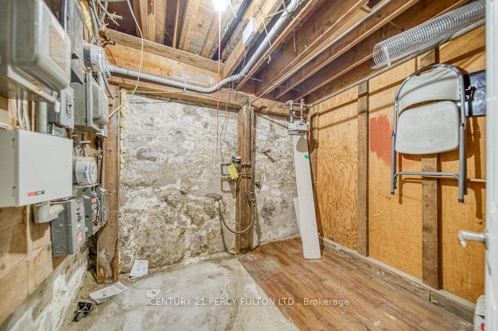 1606 Queen Street photo 28