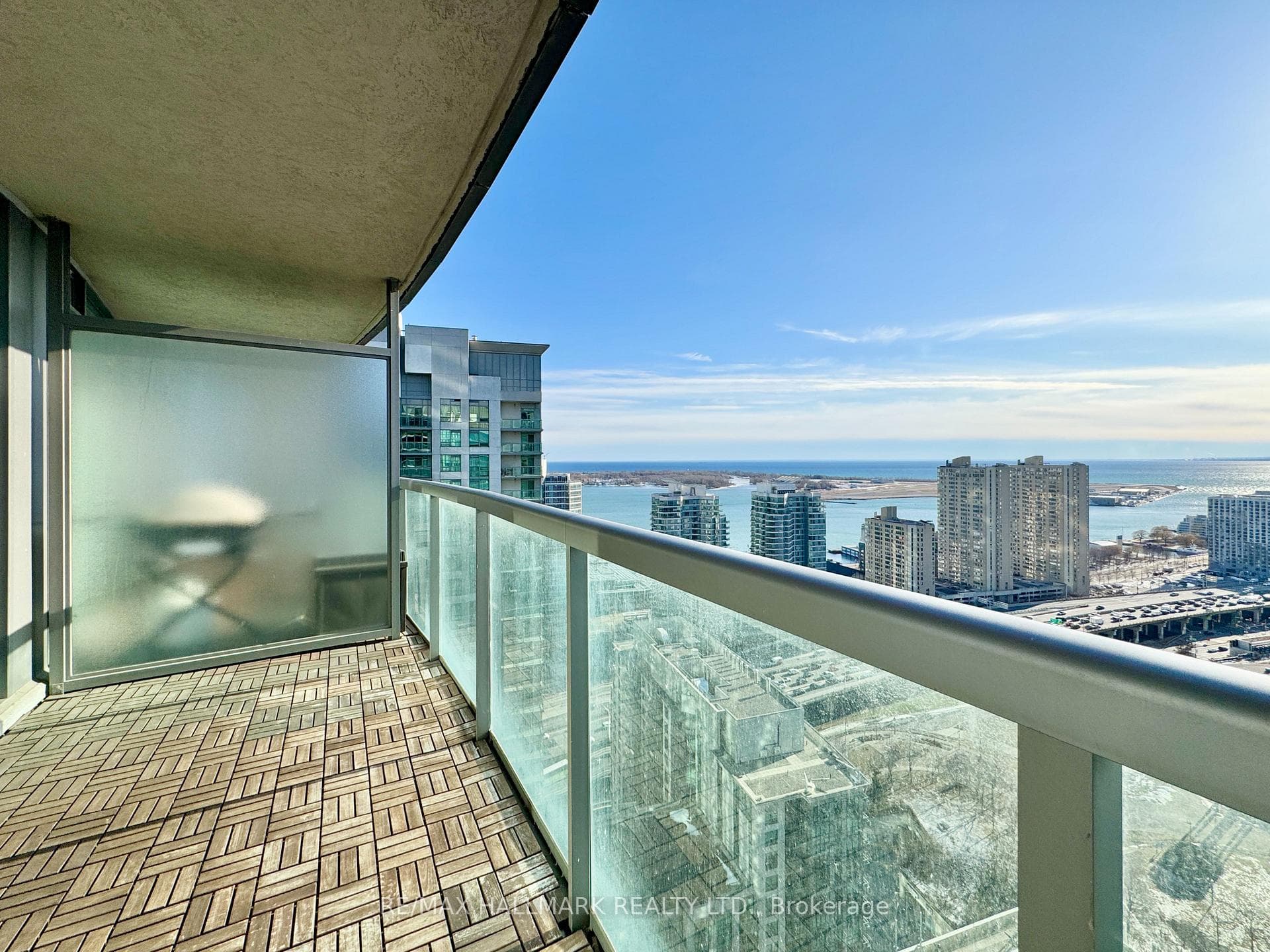 30 Grand Trunk Crescent Unit 3812 photo 18