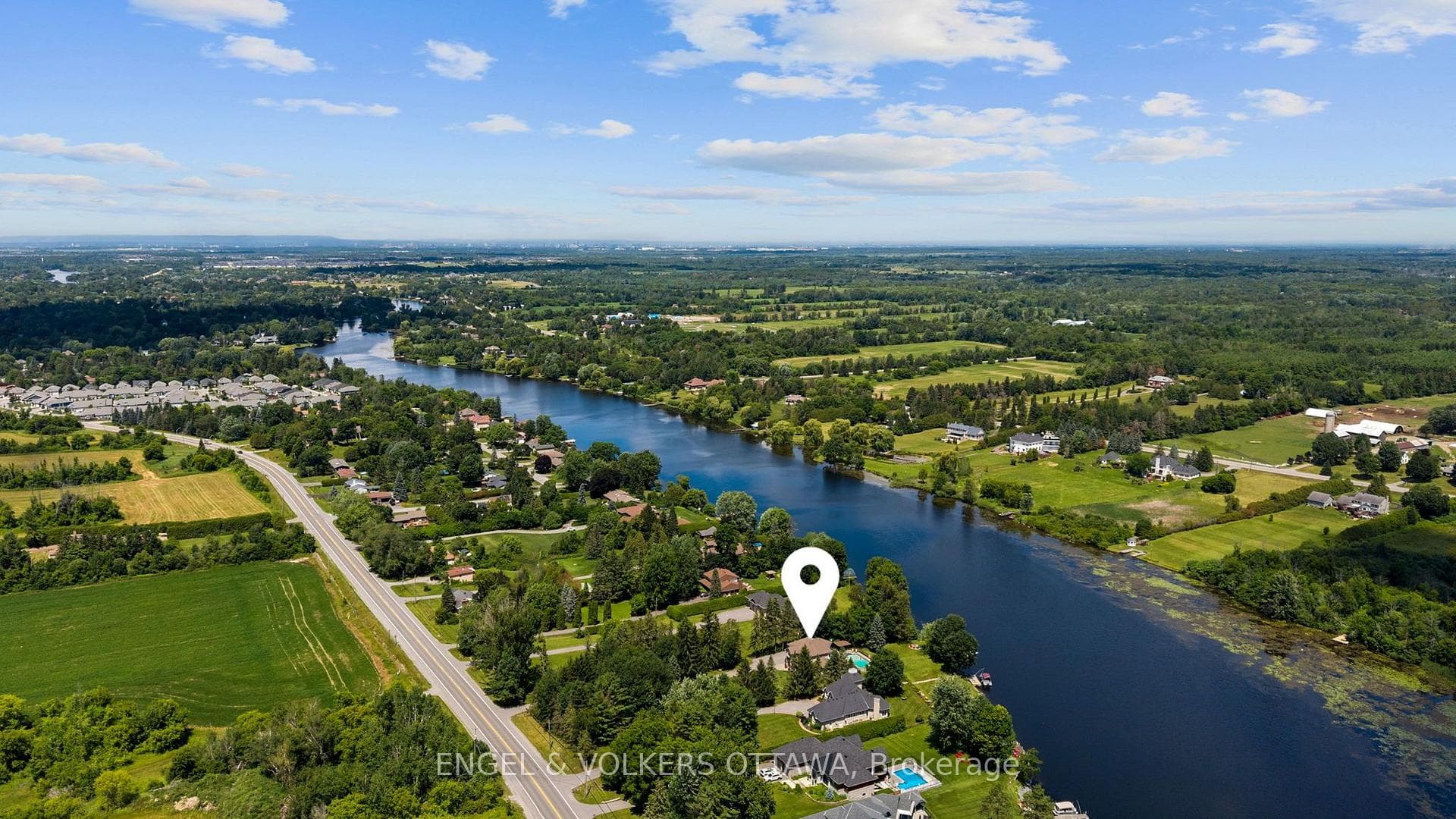 5833A Rideau Valley Drive photo 43