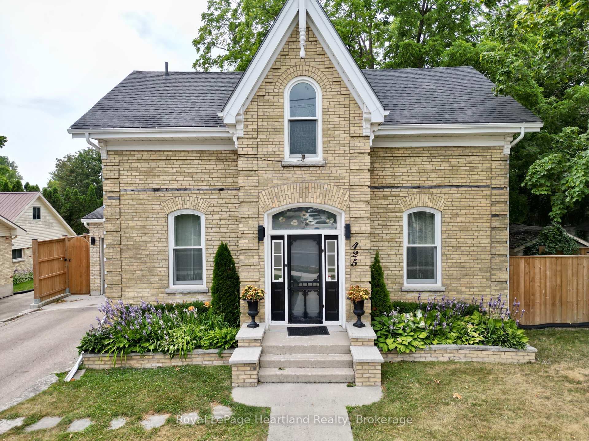 425 William Street photo 50