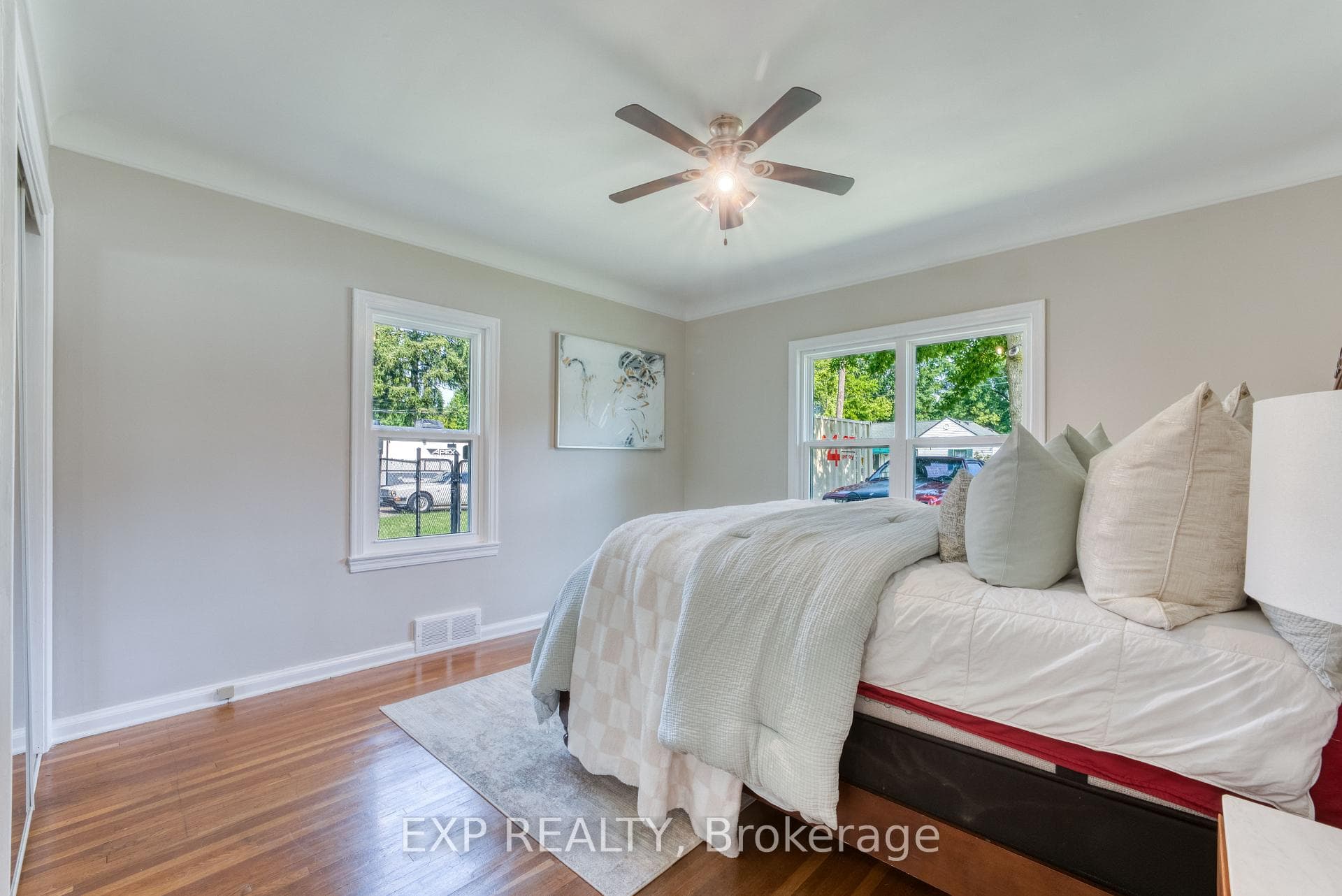 791 Scofield Avenue photo 24