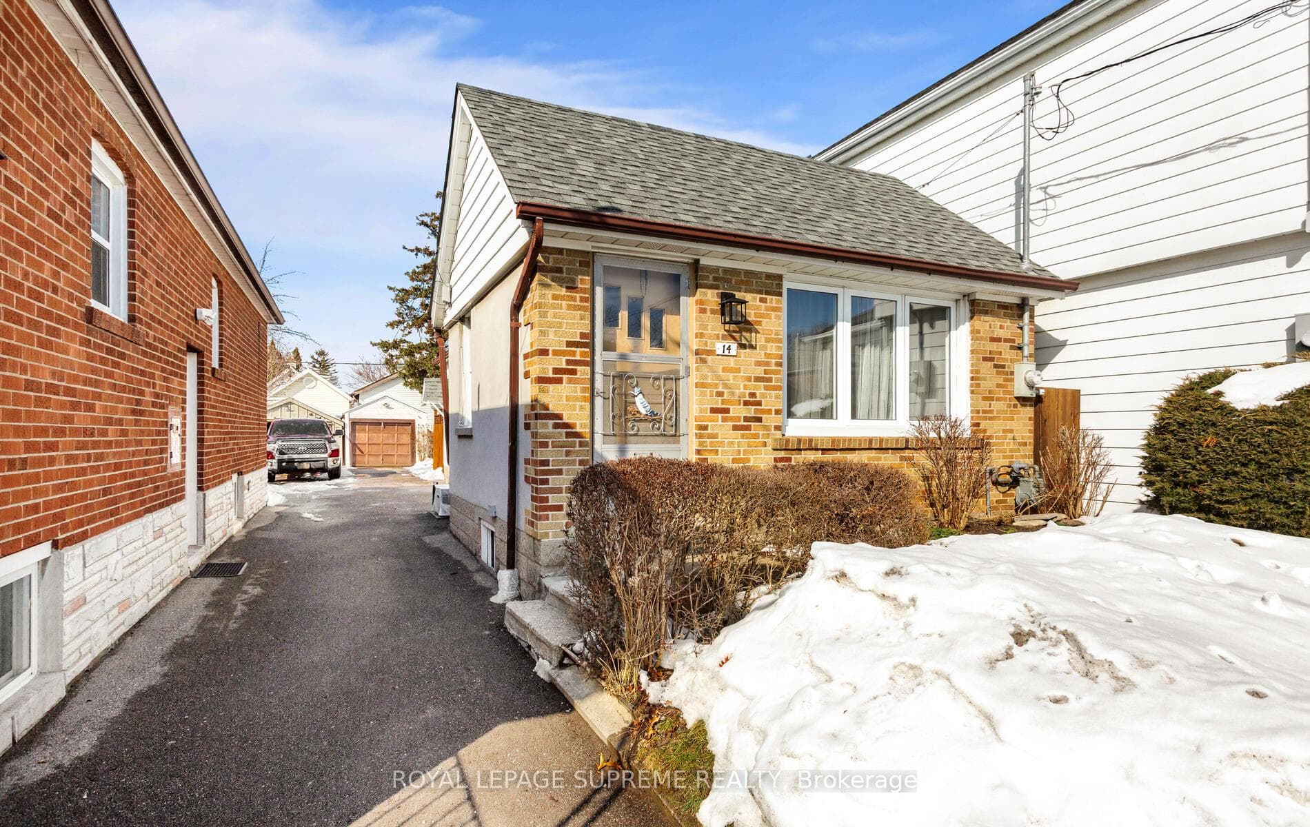 14 East Drive photo 2