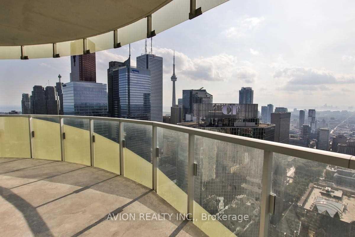 197 Yonge Street Unit 4509 photo 12