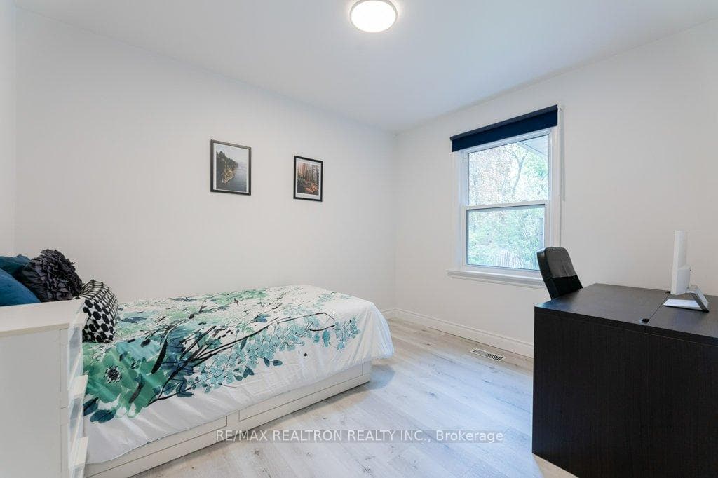 49 Lorraine Drive photo 7