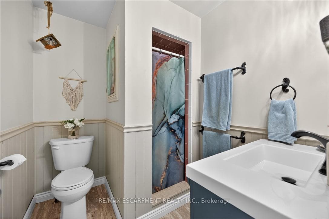 35 Highland Boulevard photo 17