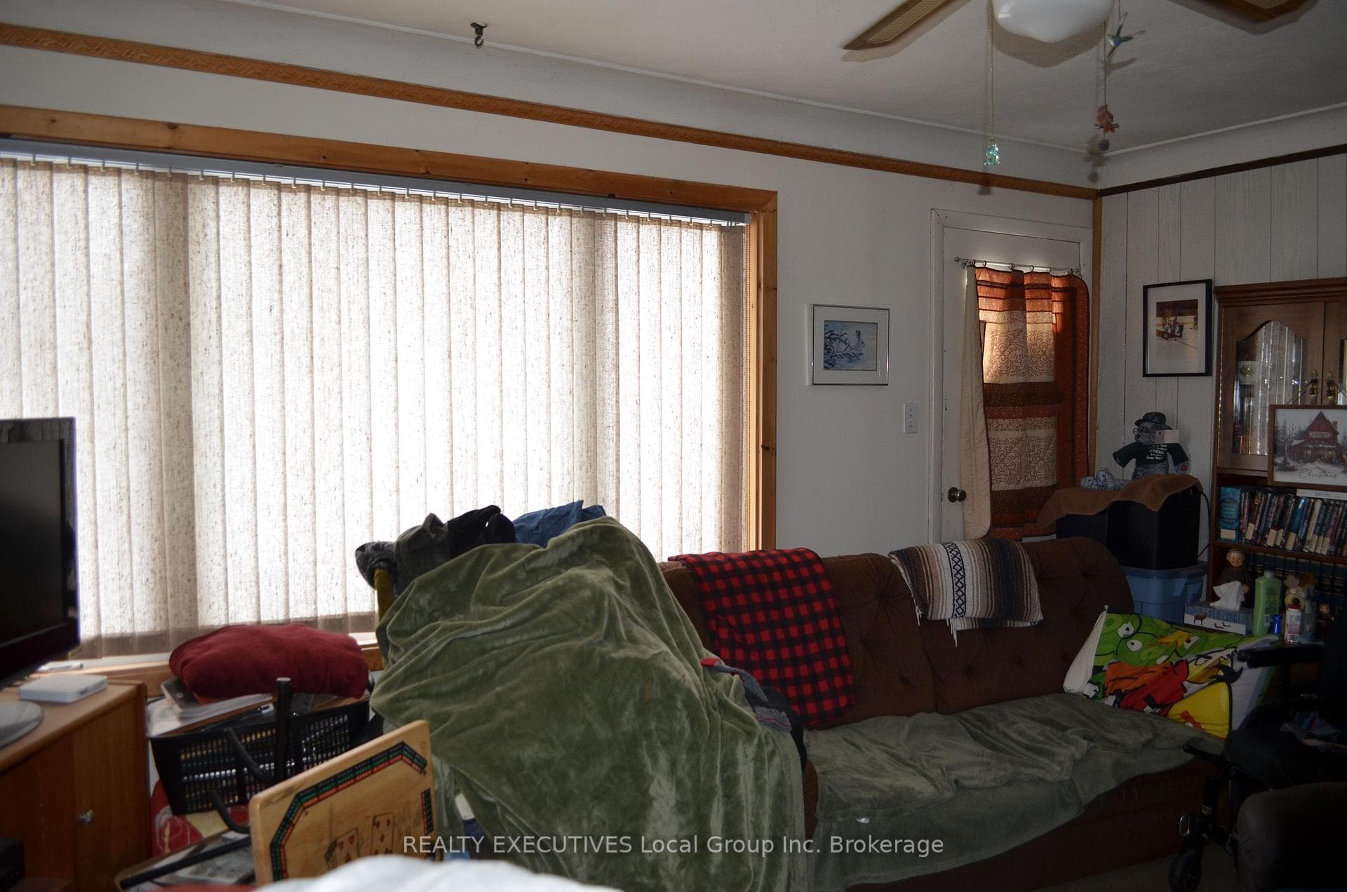 304 Angus Avenue photo 10
