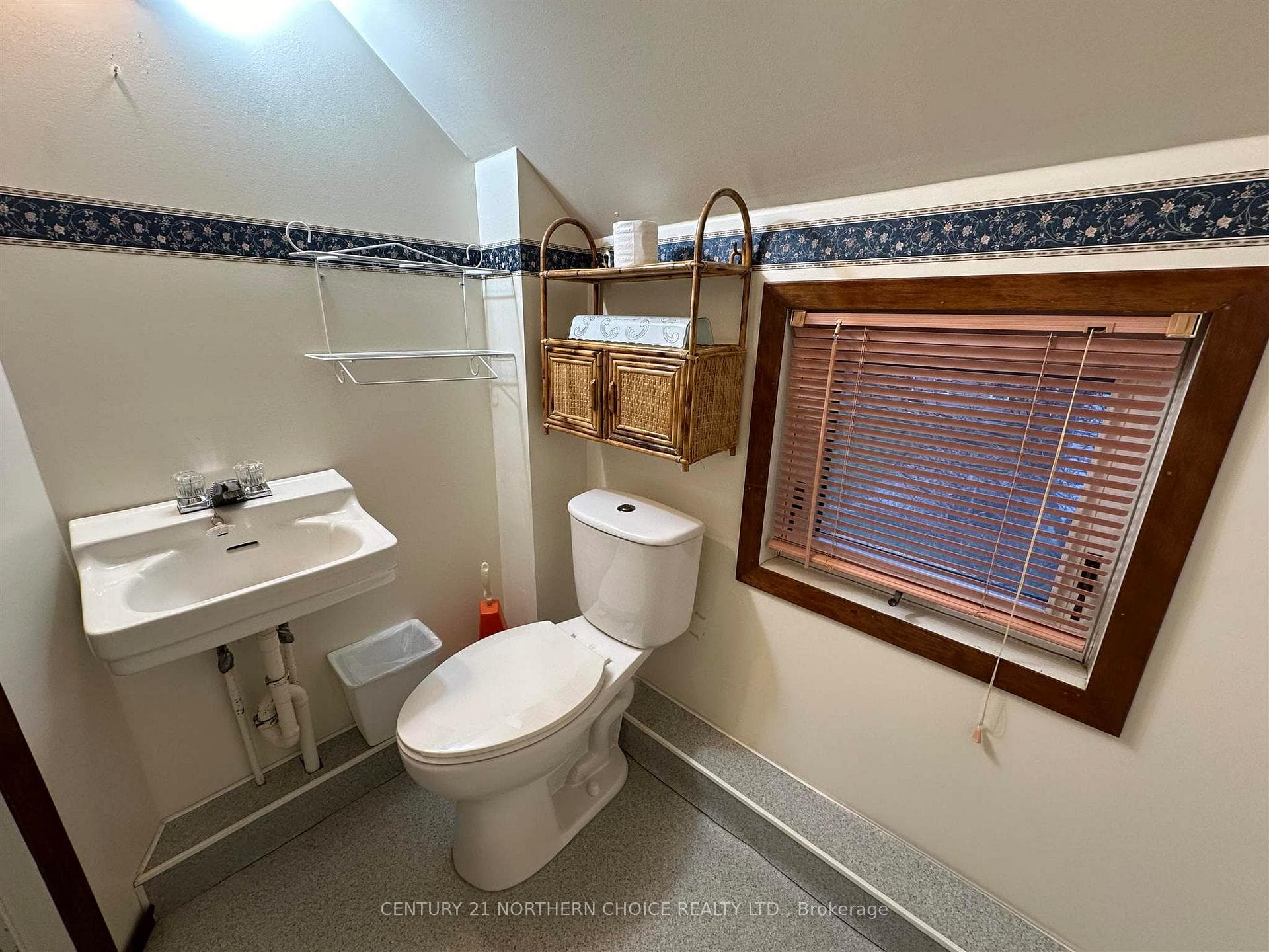 346 Eighth Avenue photo 23