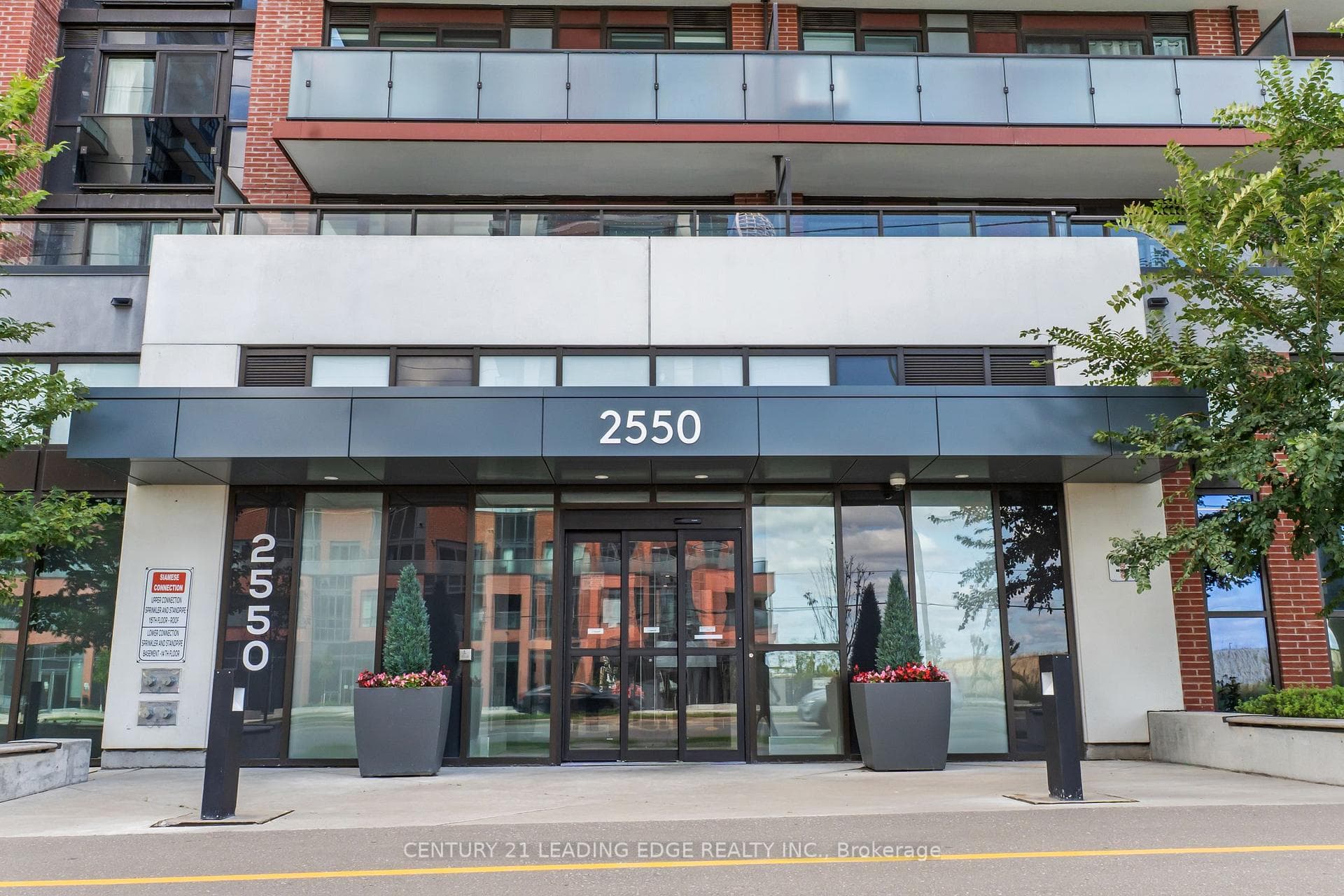2550 Simcoe Street Unit 1903 photo 2