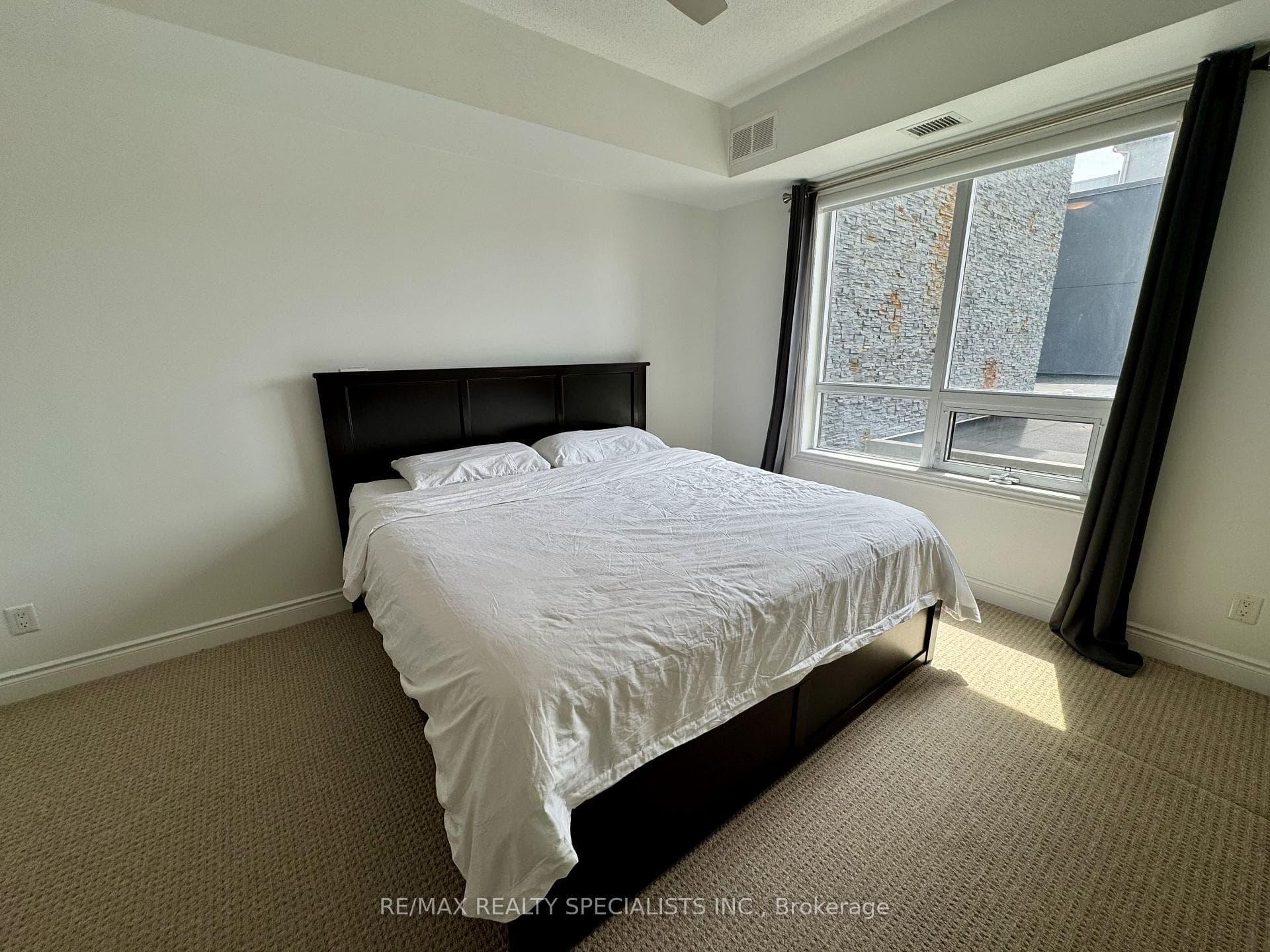 3170 Erin Mills Parkway Unit 319 photo 8