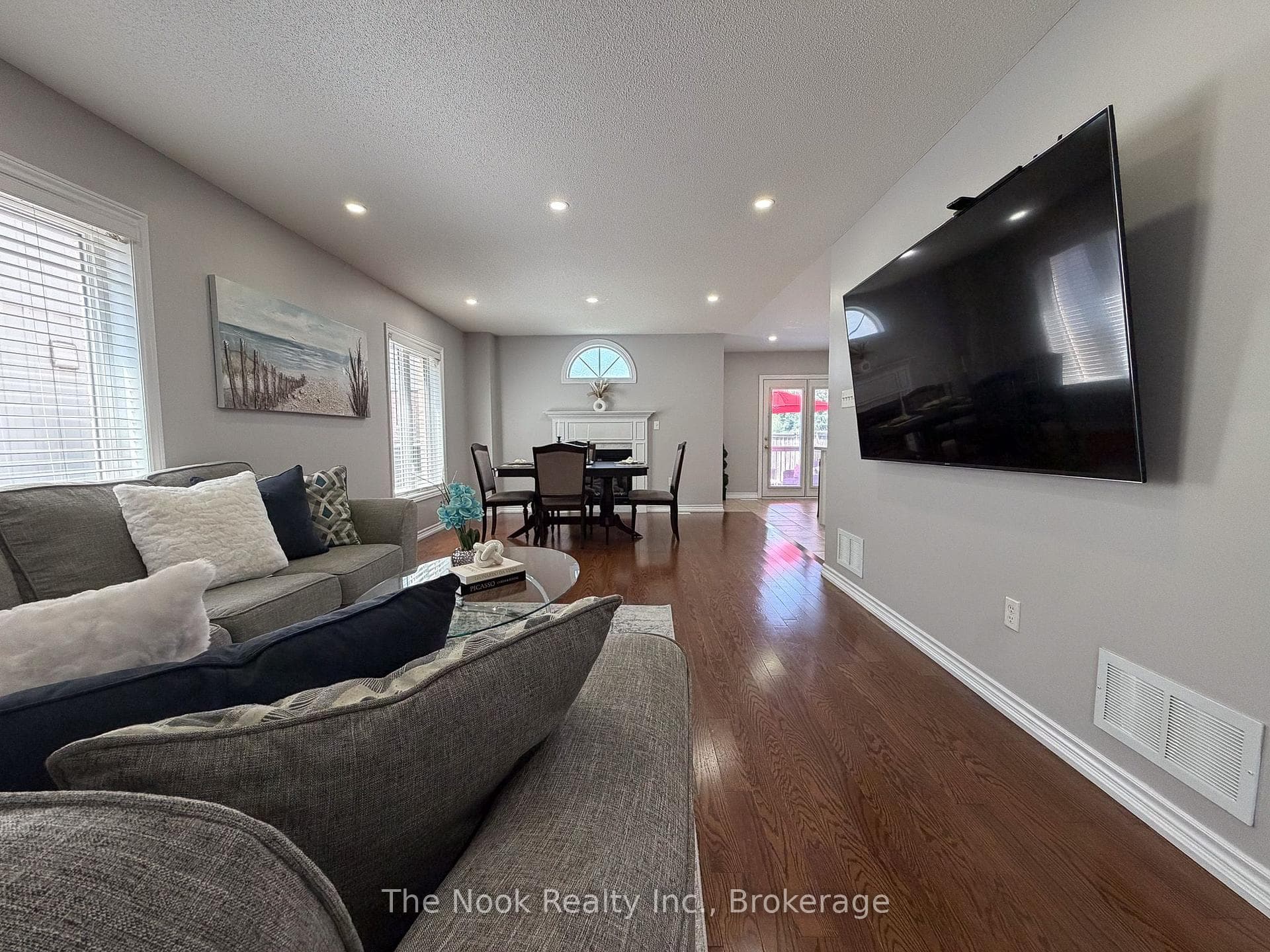 10 Broome Avenue photo 14