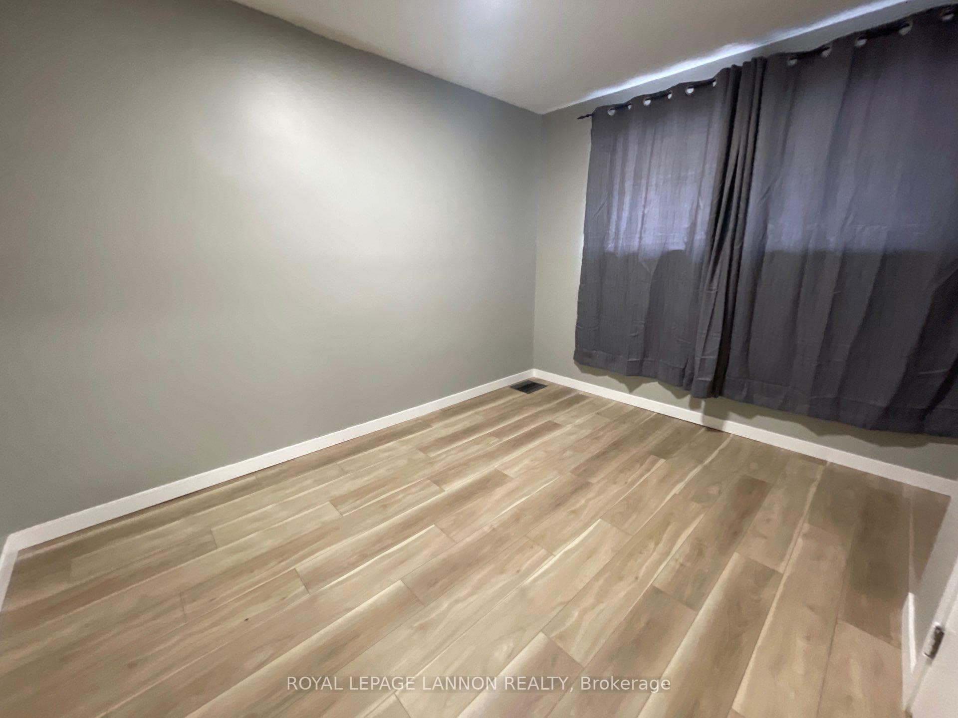 300 Van Horne St. photo 19