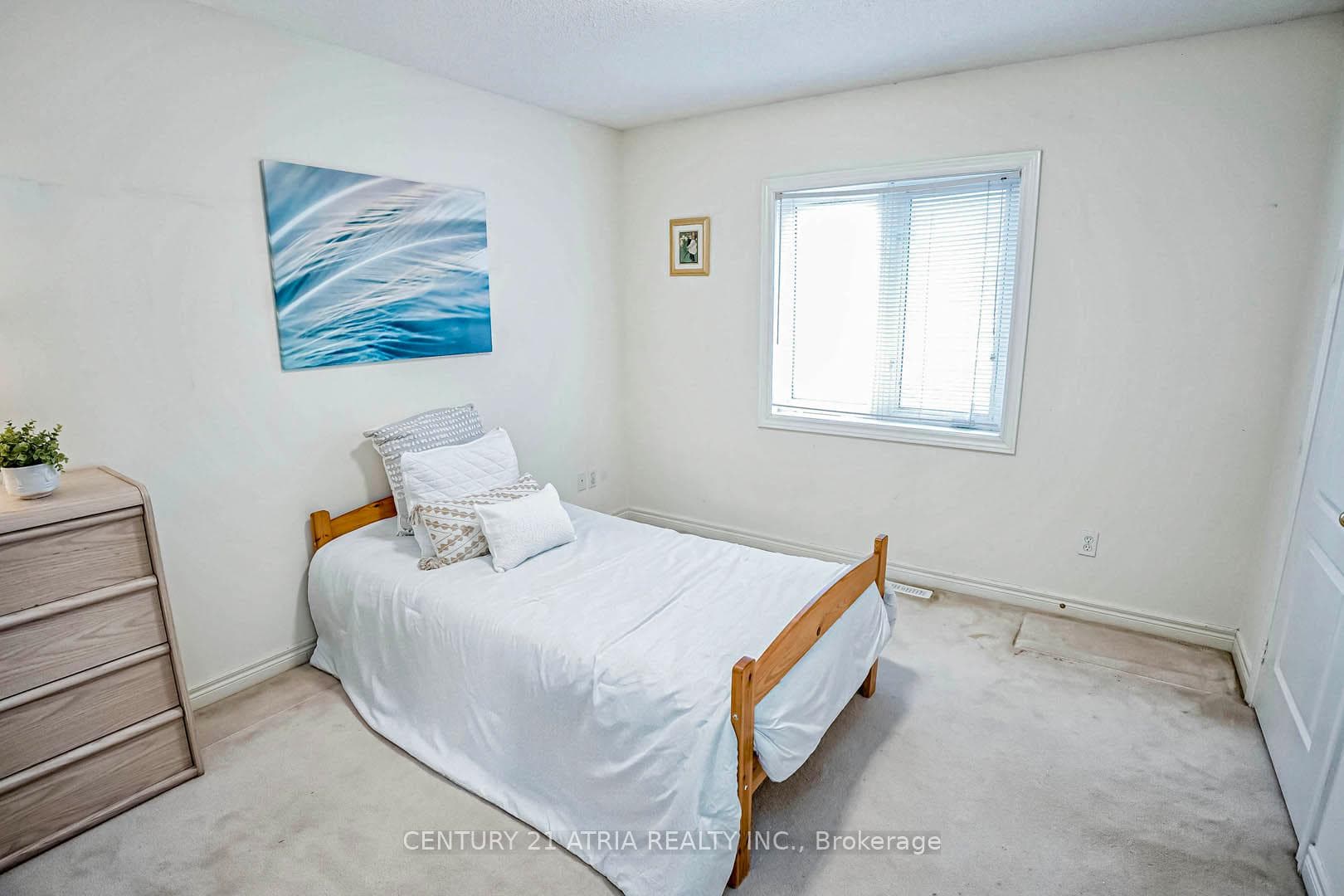 29 Sandham Crescent photo 19