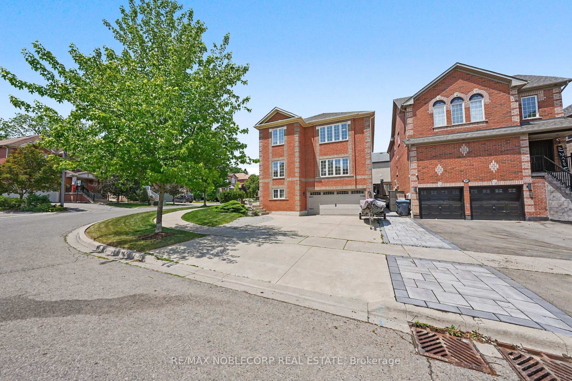 37 Christensen Avenue photo 4