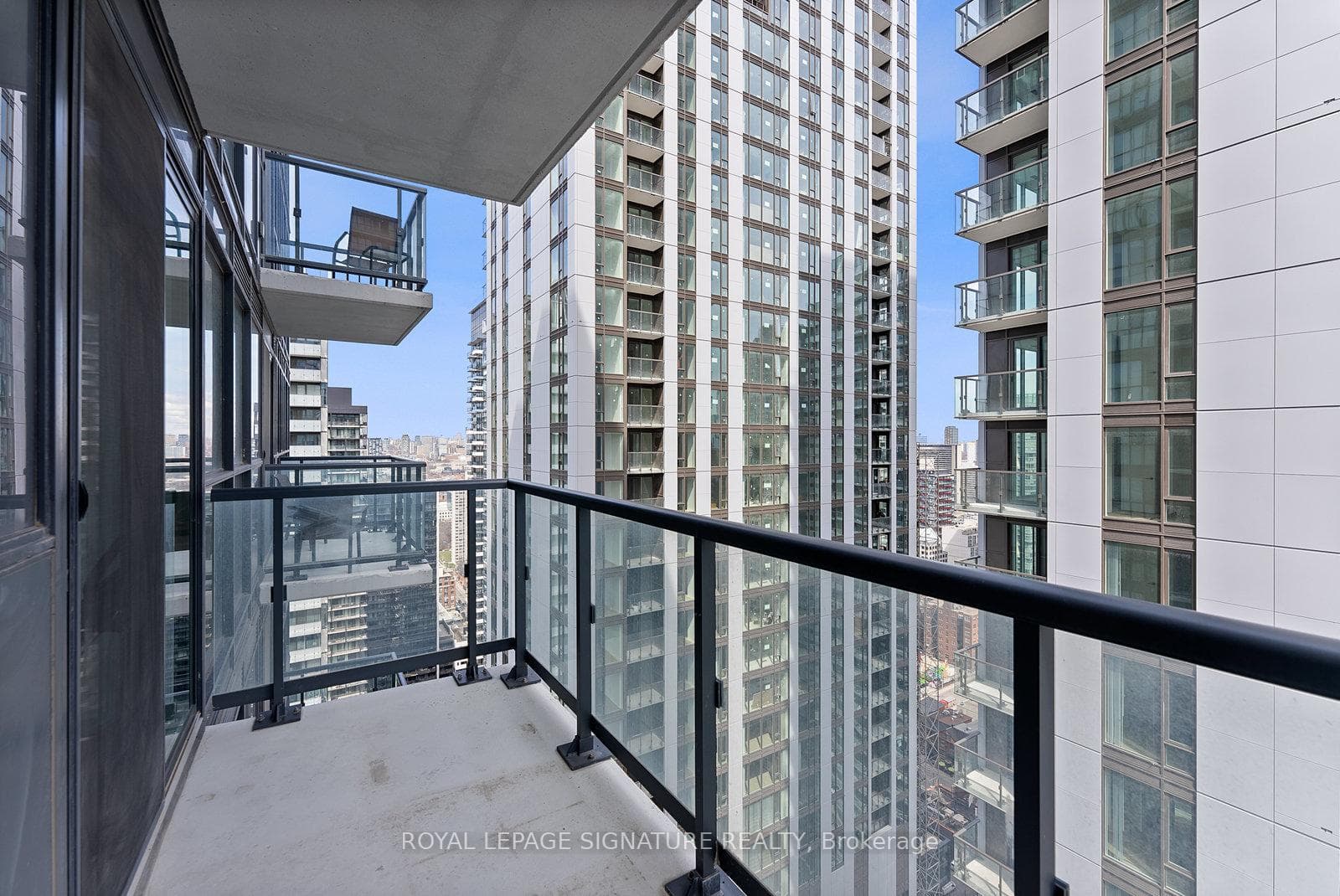 87 Peter Street Unit 3712 photo 23