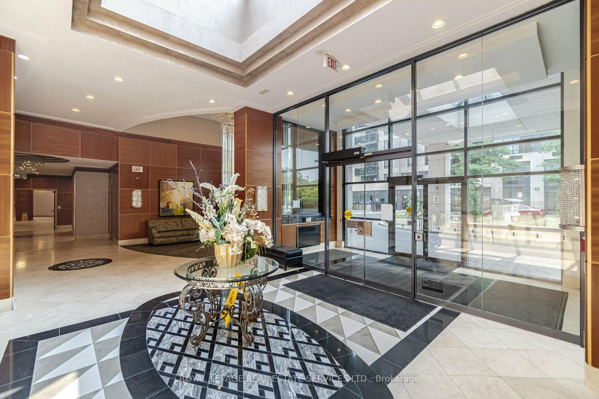 155 Beecroft Road Unit 2111 photo 3