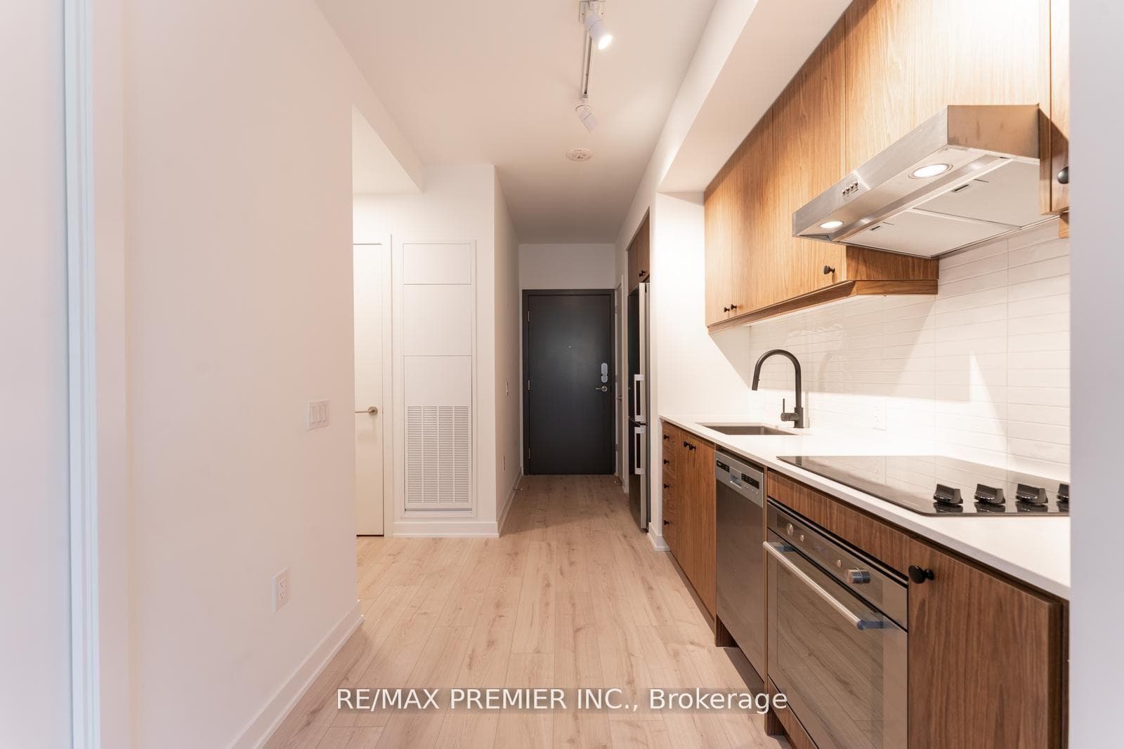 9 Tecumseth Street Unit 212 photo 11