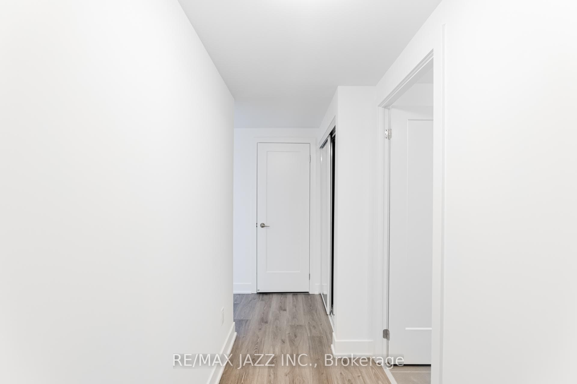 2545 Simcoe Street Unit 2102 photo 7