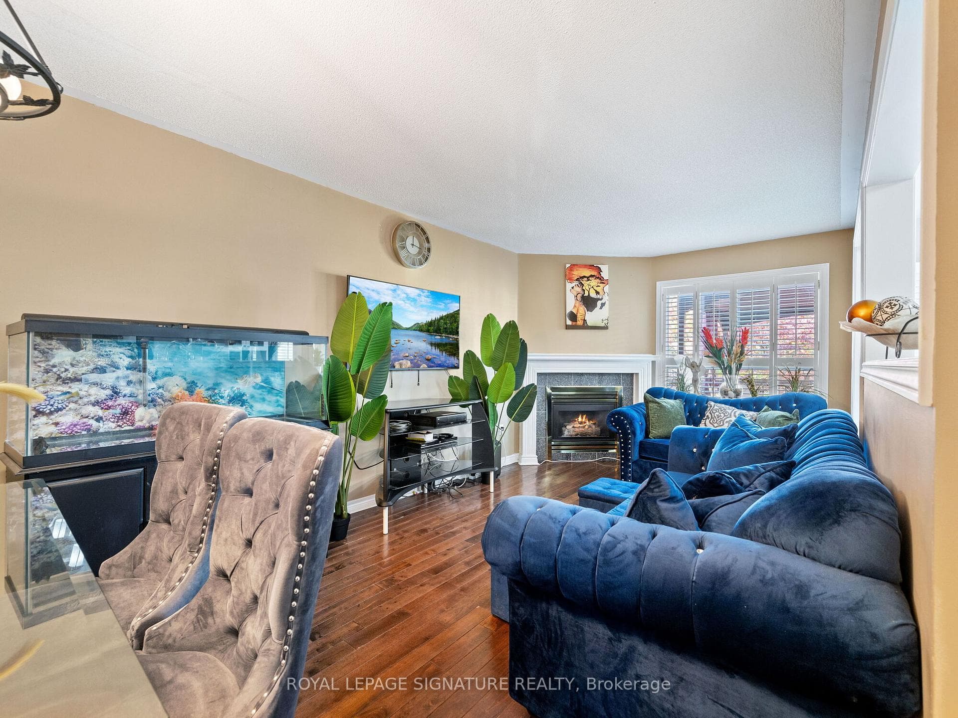 6 Tessler Crescent photo 11