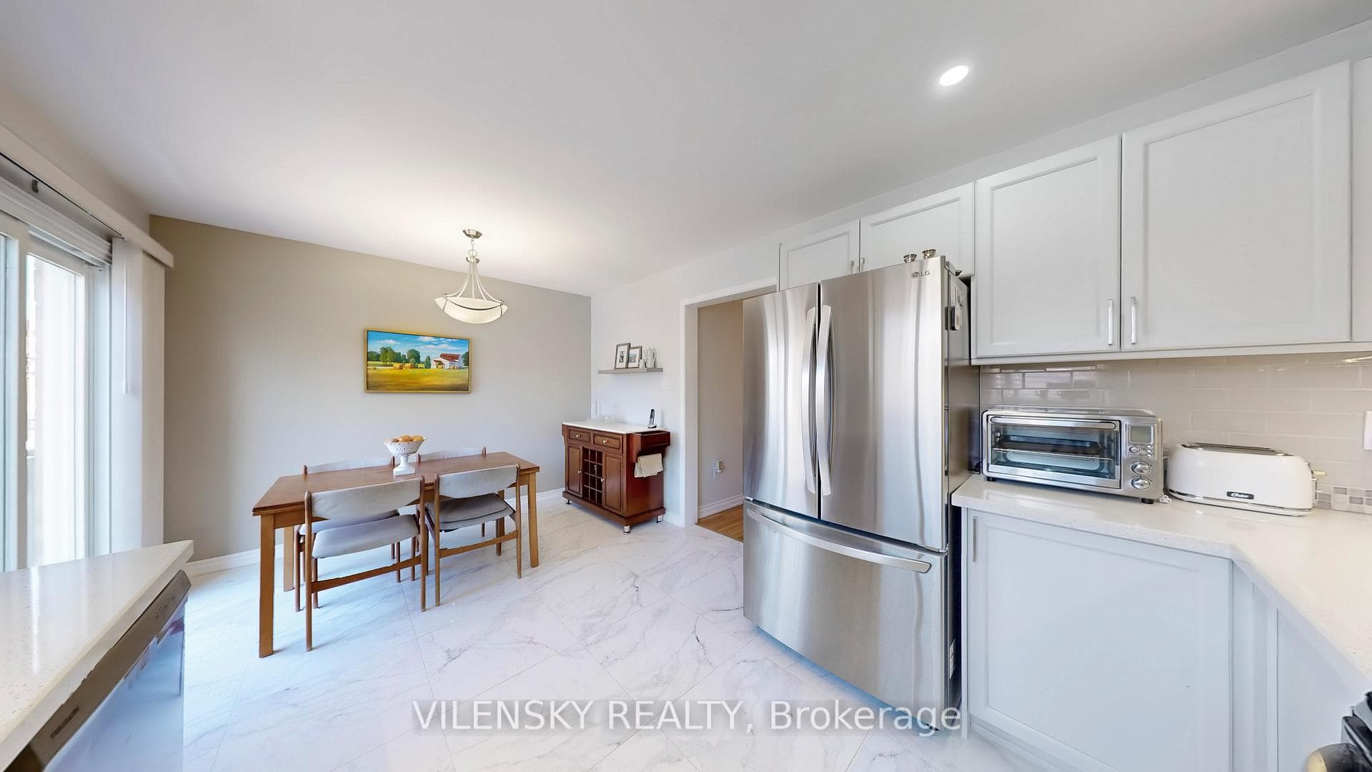101 Foxfield Crescent photo 9