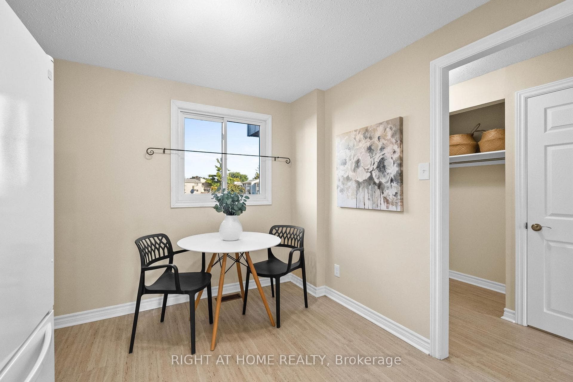 235 THISTLEDOWN Court photo 9