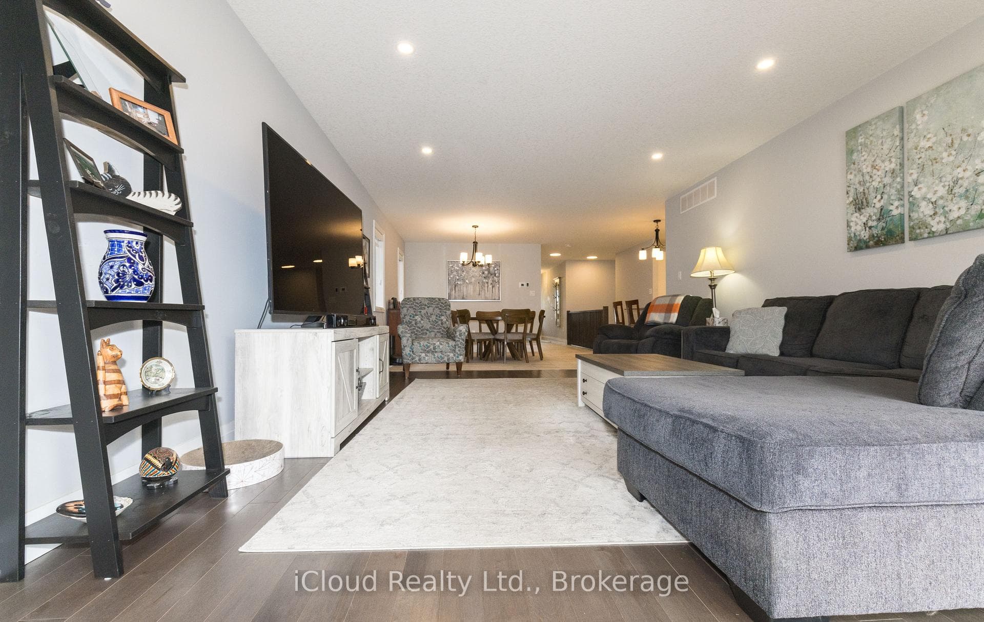 Living/Dining Room