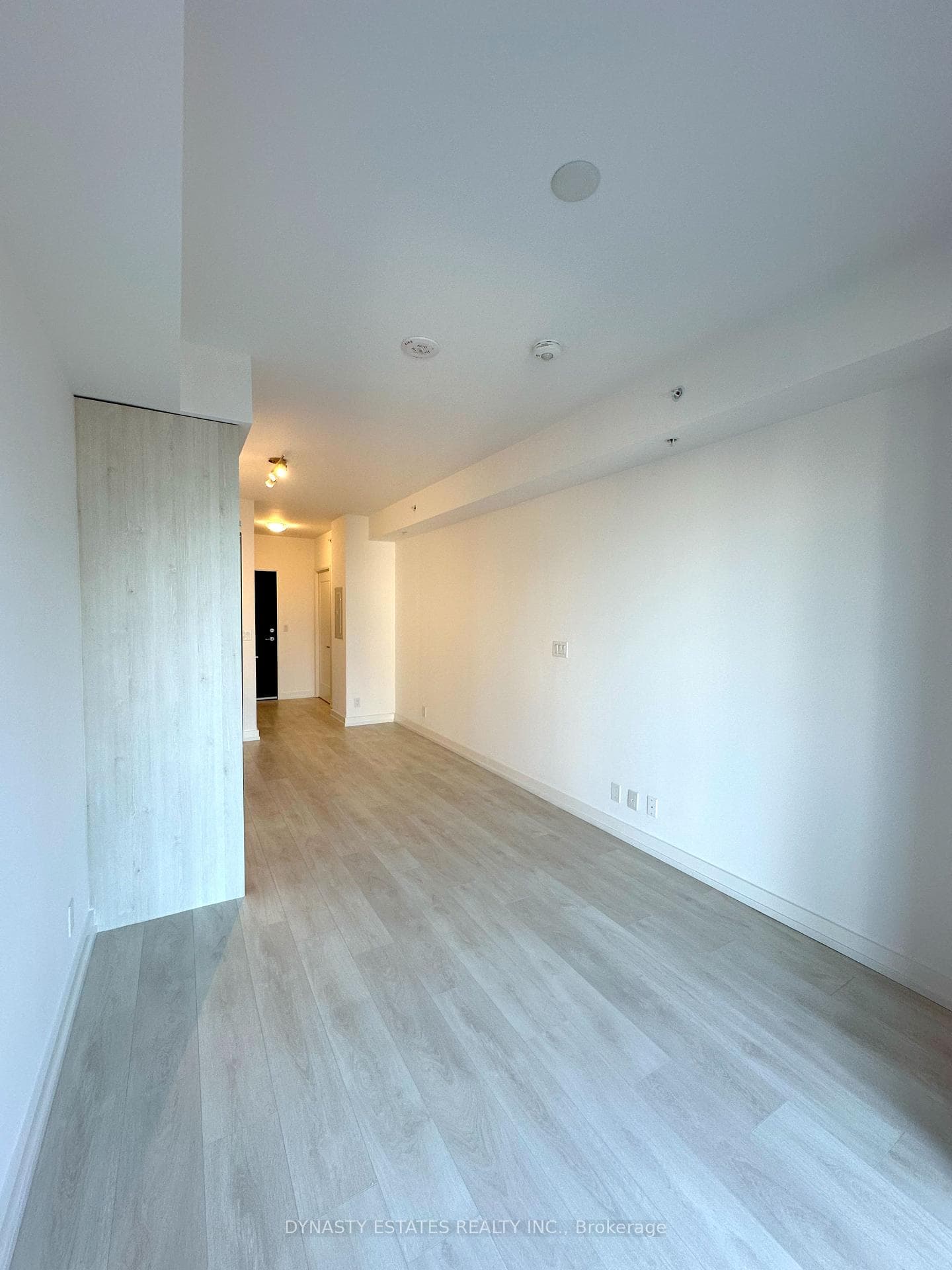 75 James Street Unit 908 photo 7