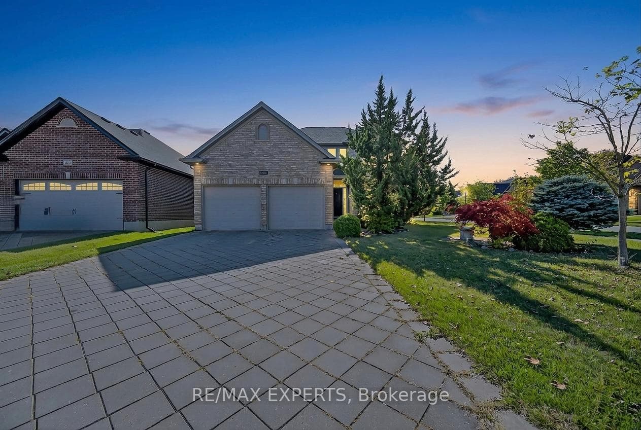 936 Talisman Crescent photo 1