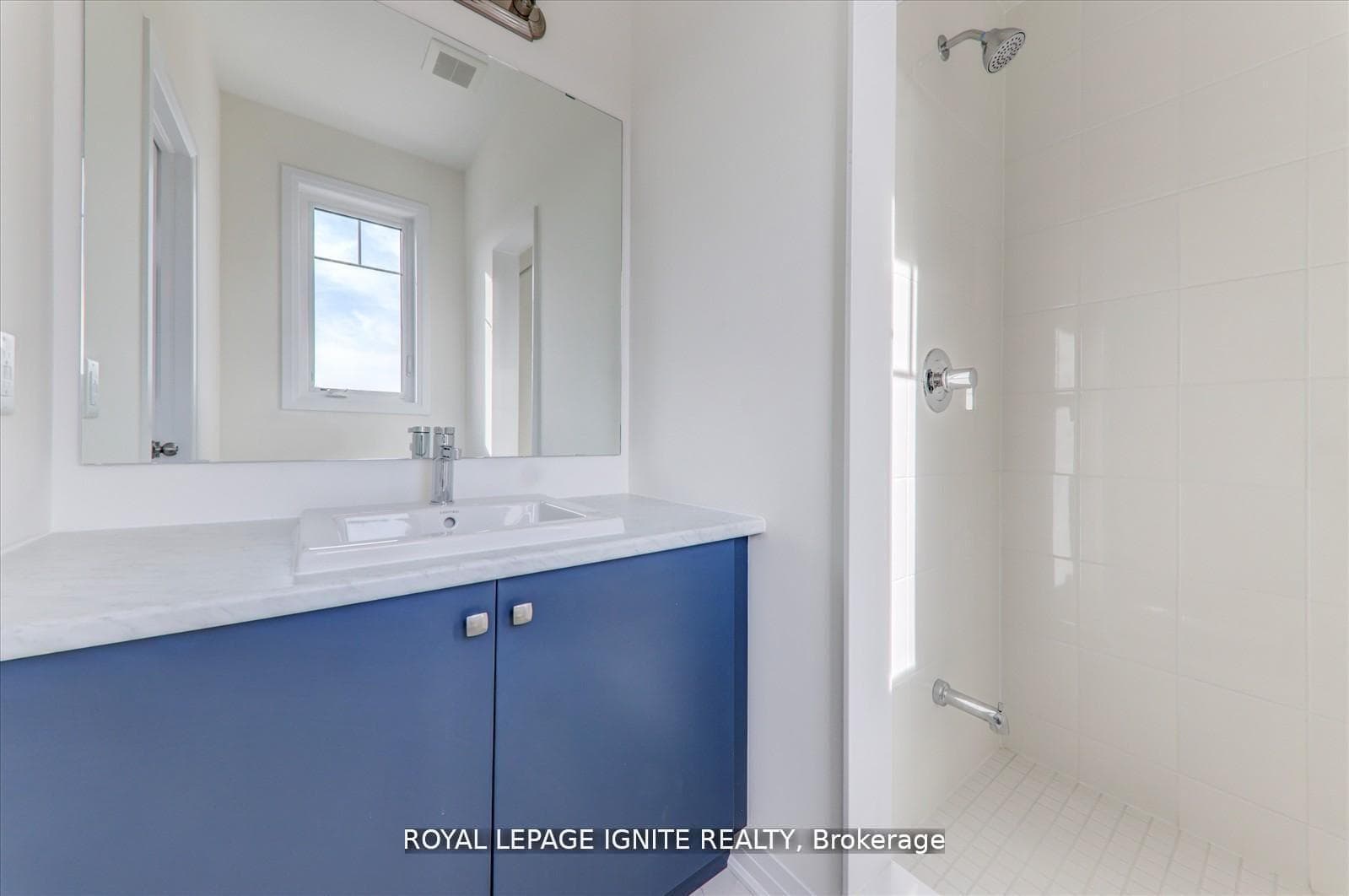 553 Hudson Crescent photo 28