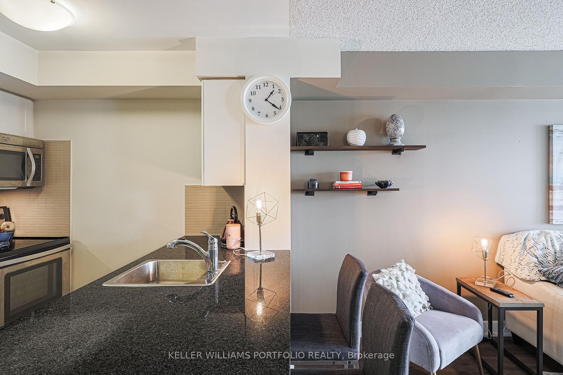 6 Eva Road Unit 902 photo 9