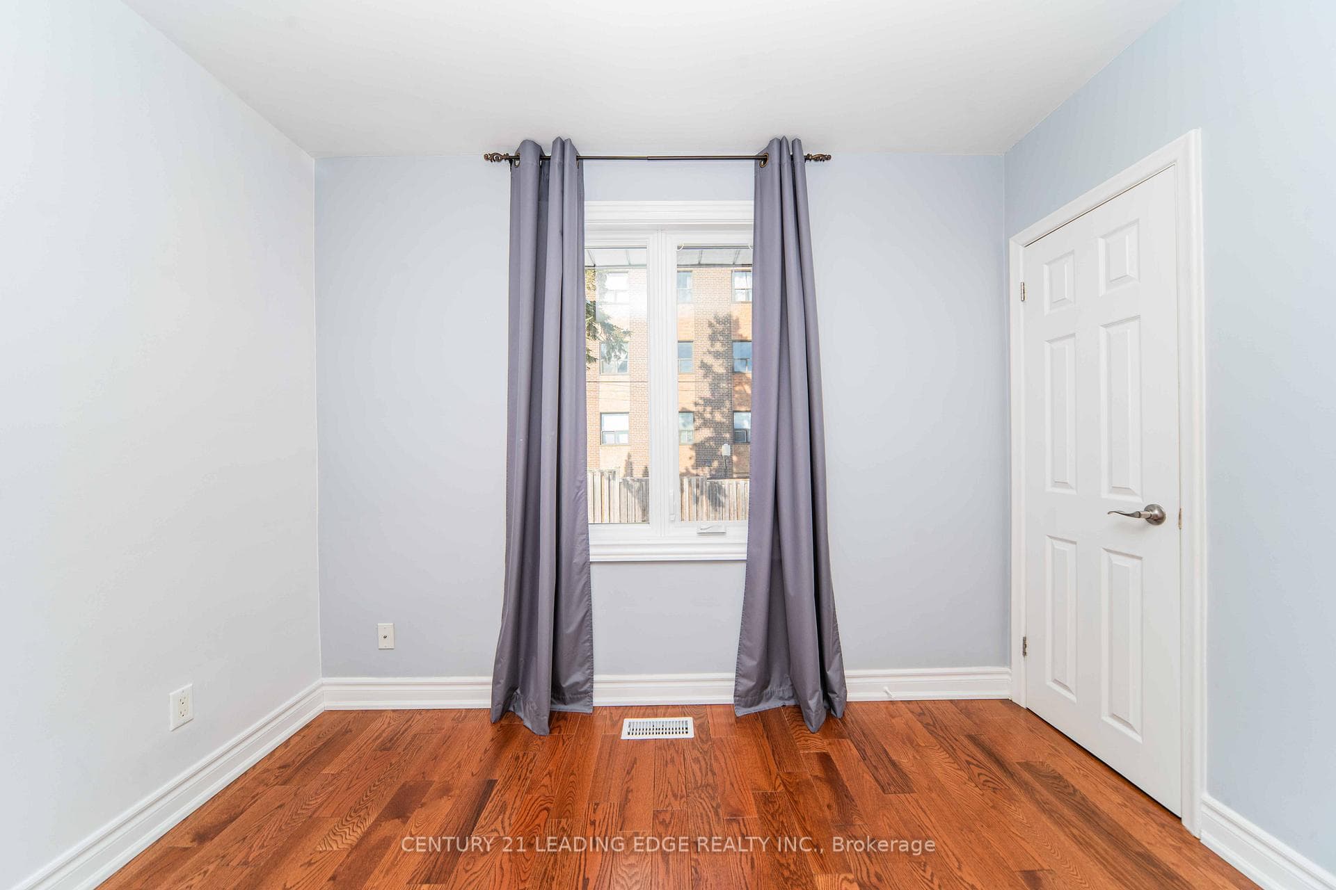 206 Cass Avenue photo 16