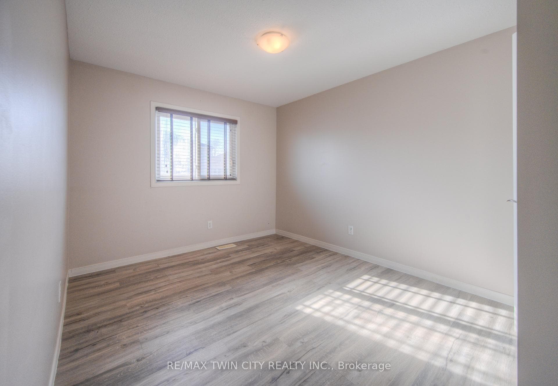 59 Activa Avenue photo 21