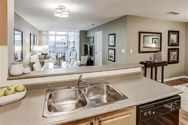 9 Michael Power Place Unit 405 photo 12