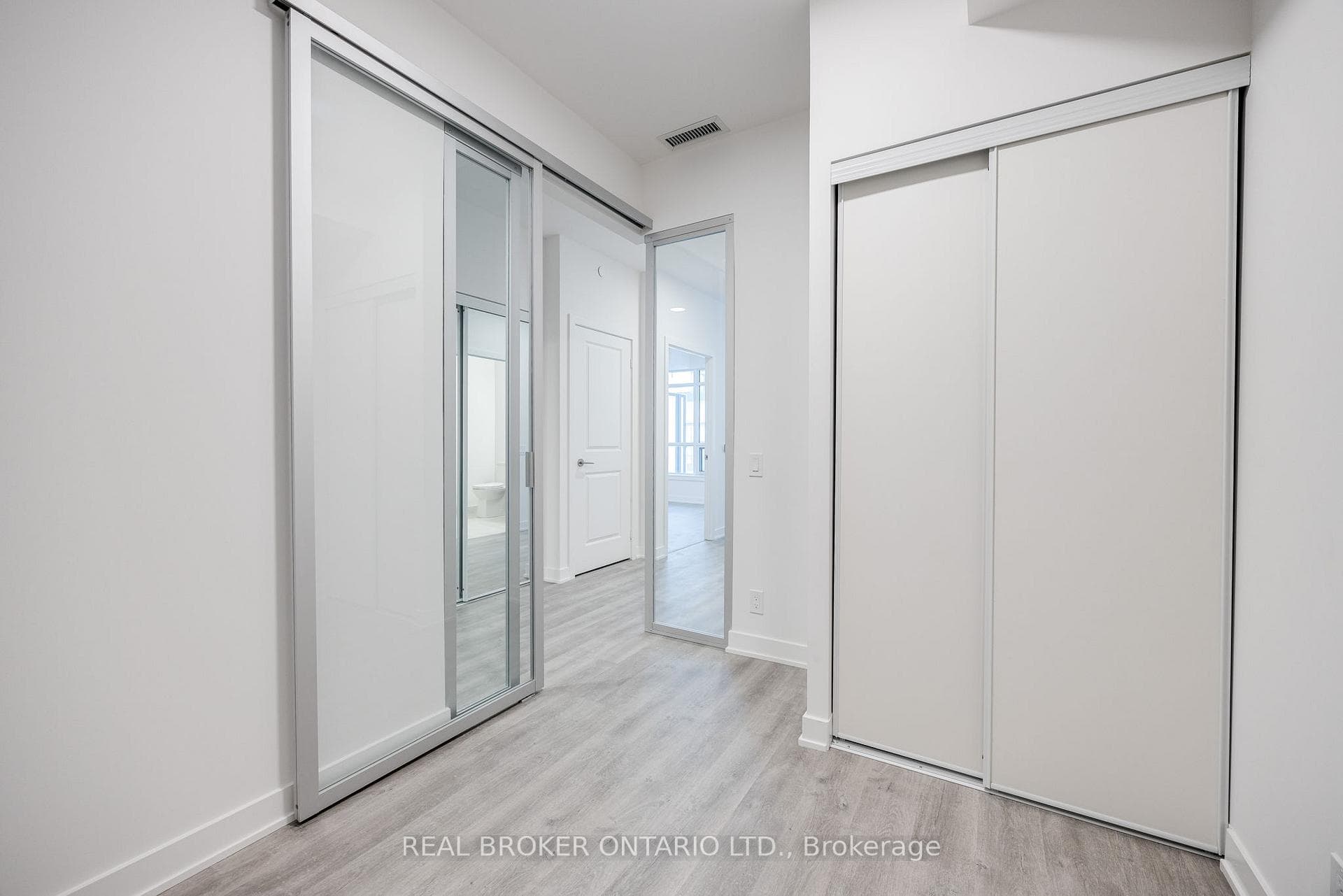 30 Upper Mall Way Unit 520 photo 16