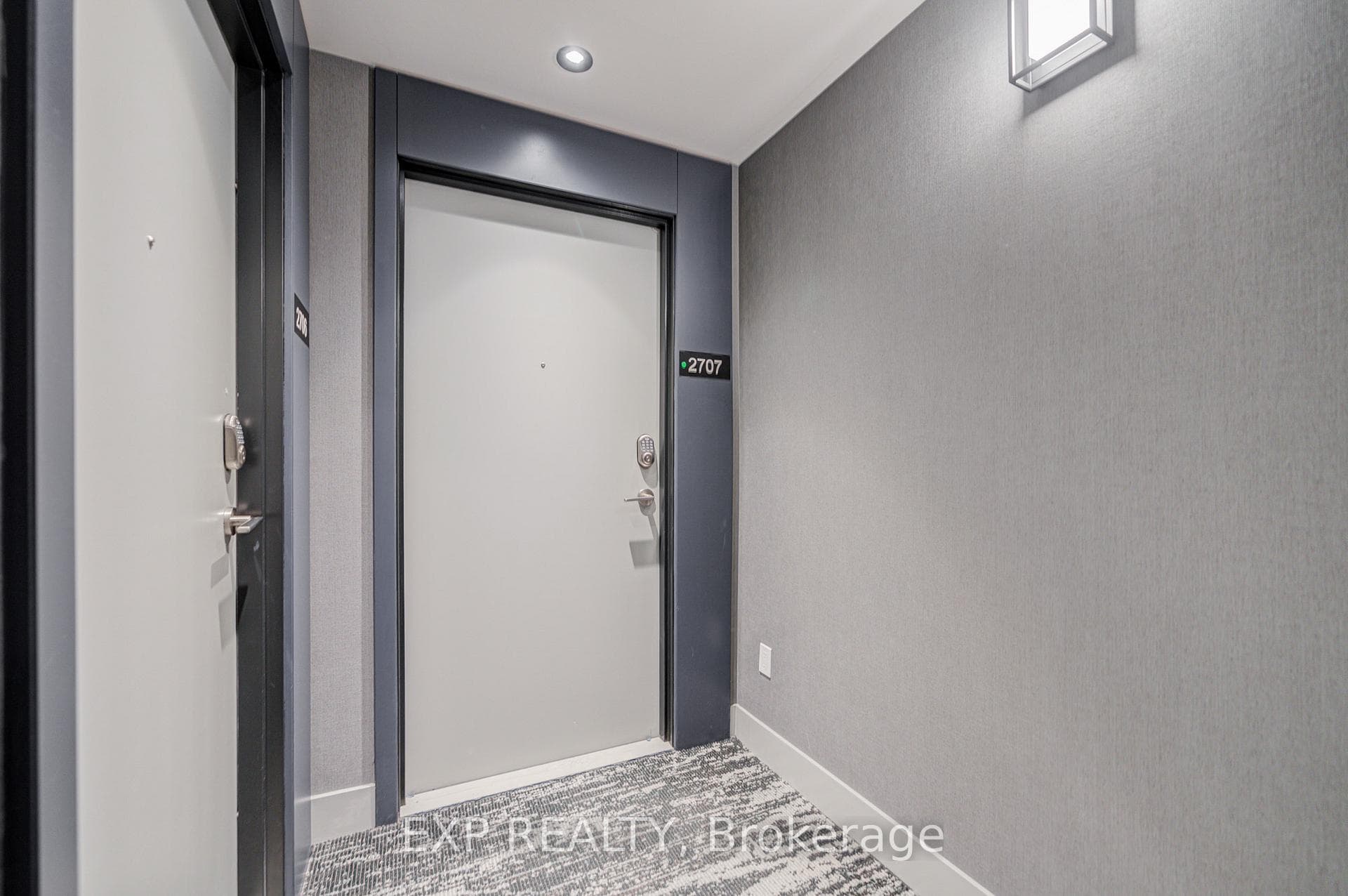 30 Upper Mall Way Unit 2707 photo 4