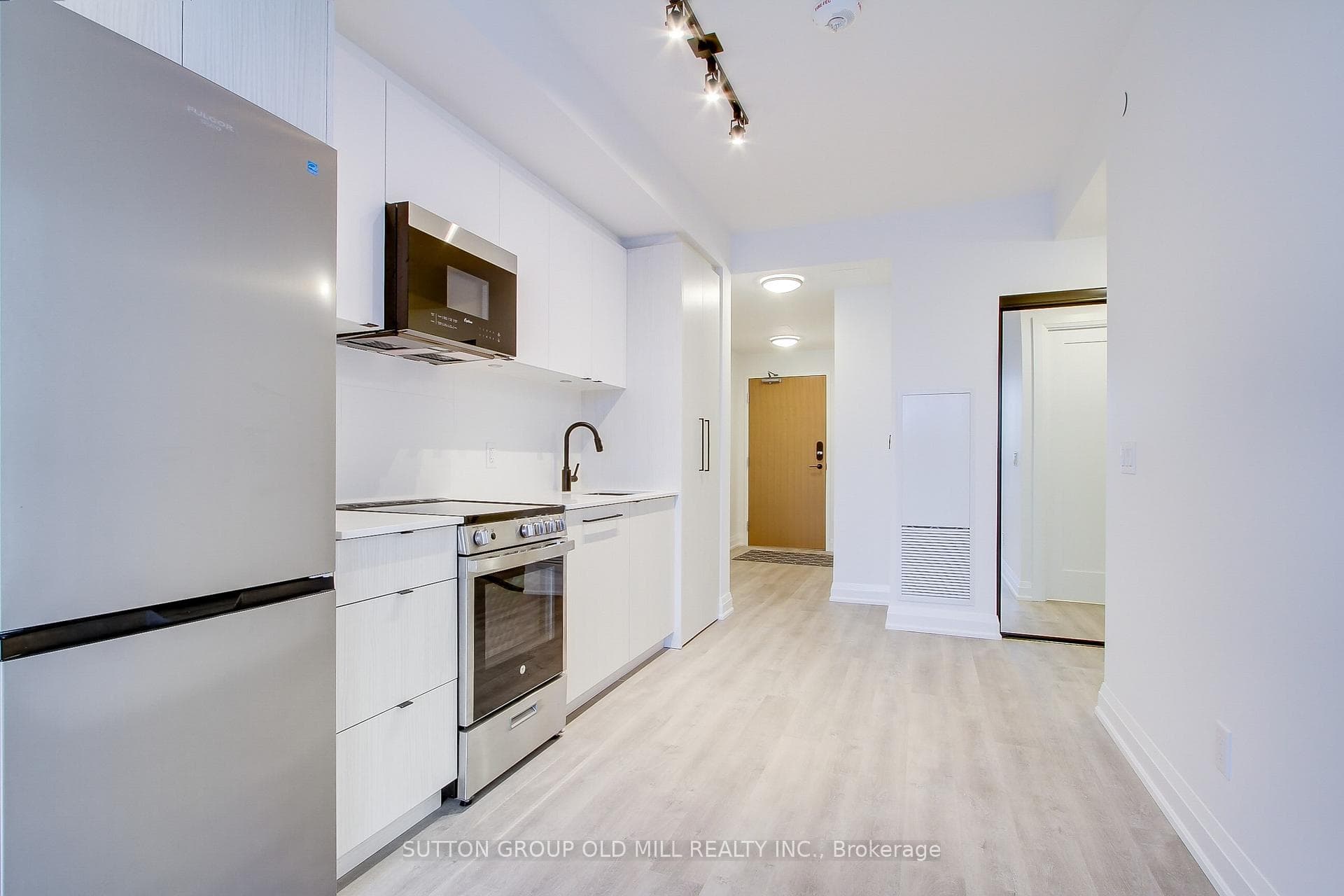 2369 Danforth Avenue Unit 516 photo 5