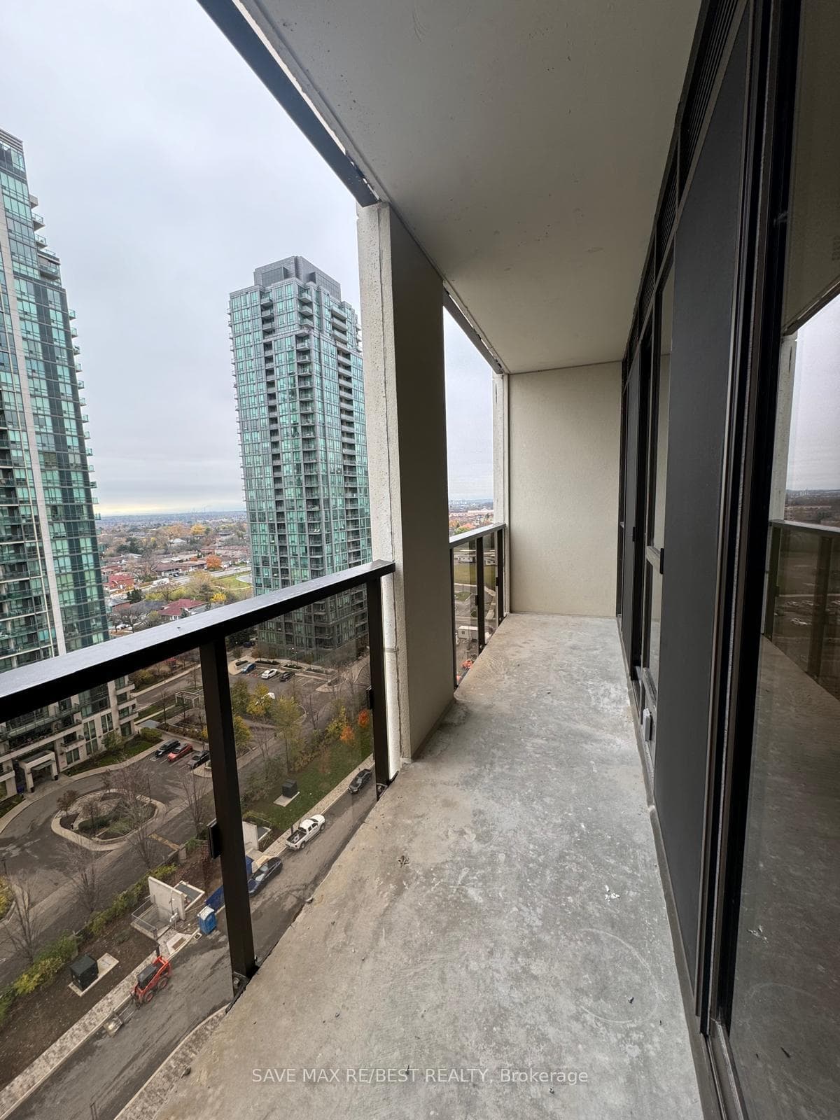 30 Elm Drive Unit 1306 photo 18