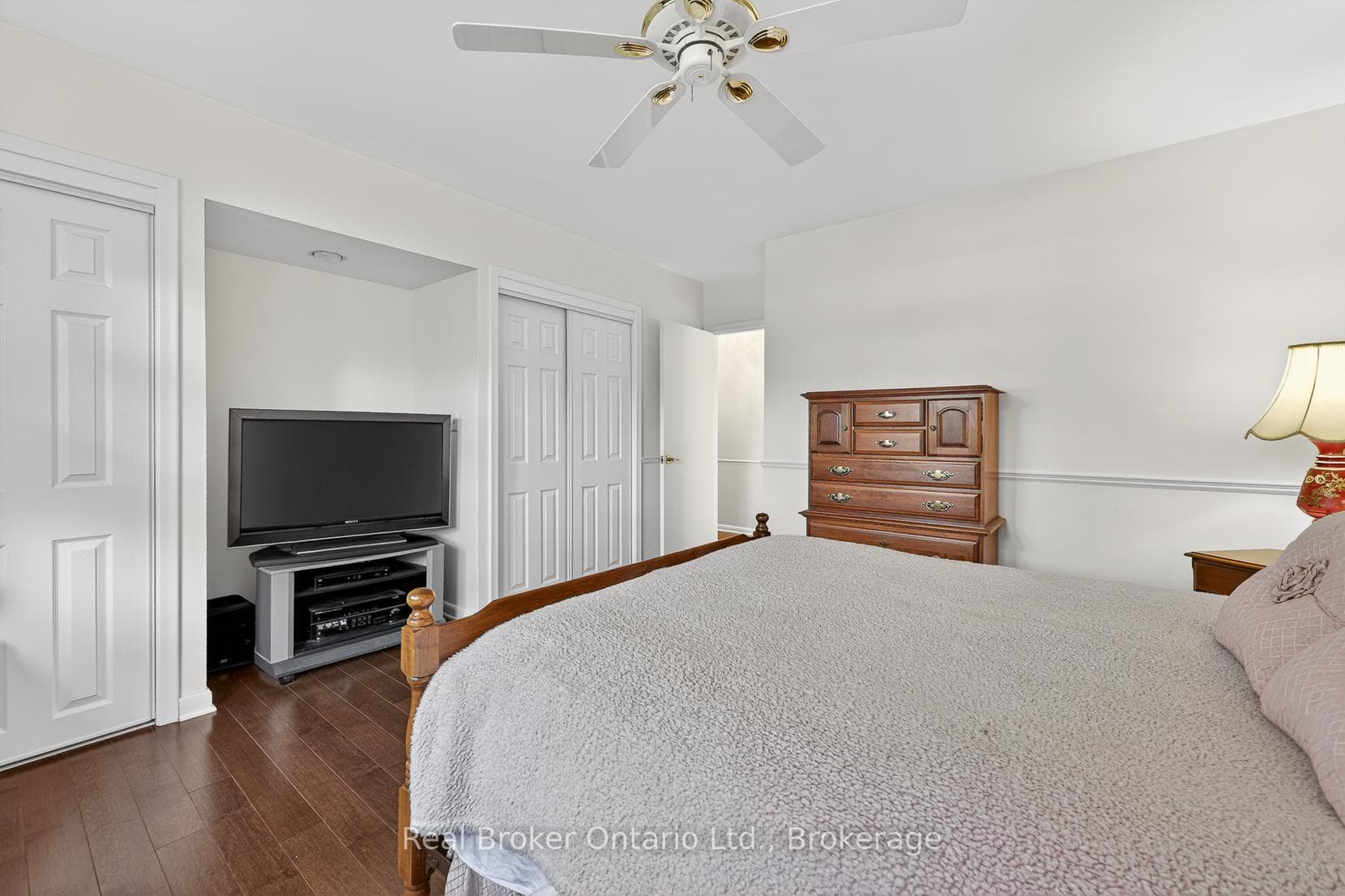 16 Vimy Place photo 33