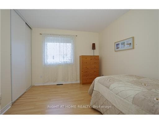 162 Gray Crescent photo 21