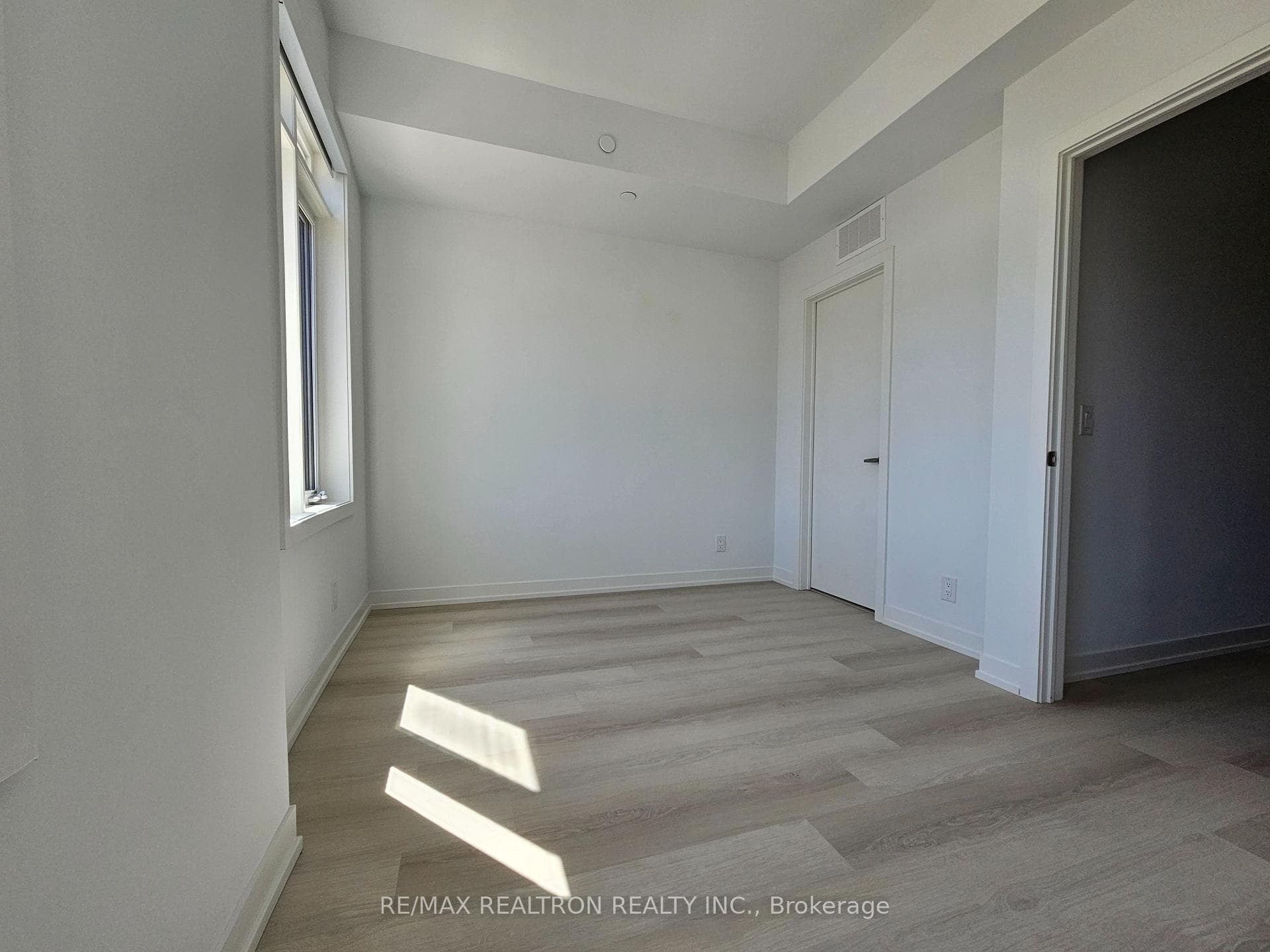 92 Bartley Drive photo 16