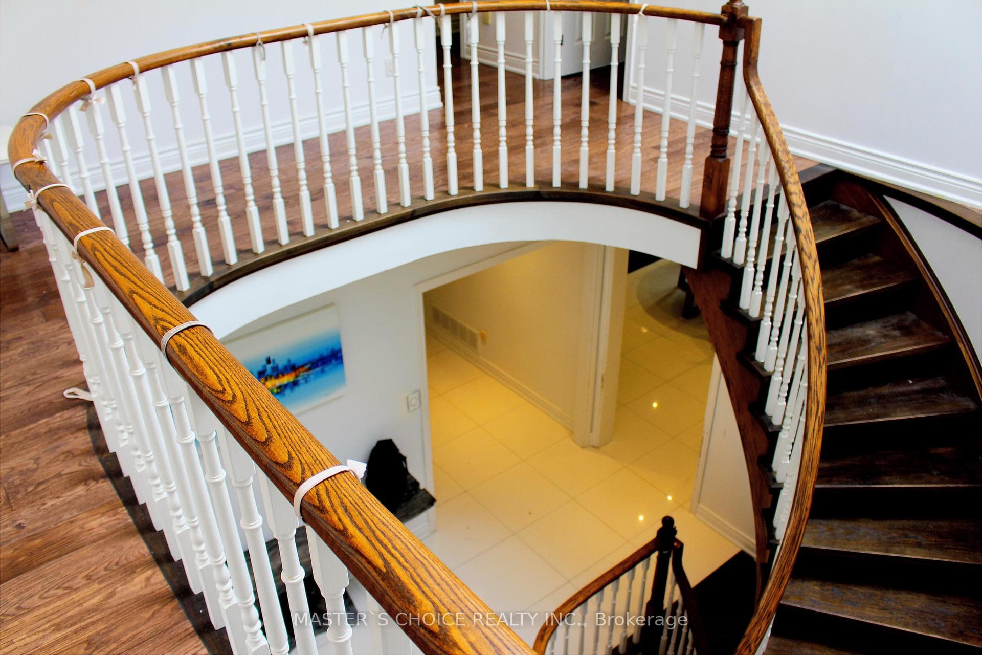 25 Aldershot Crescent photo 2