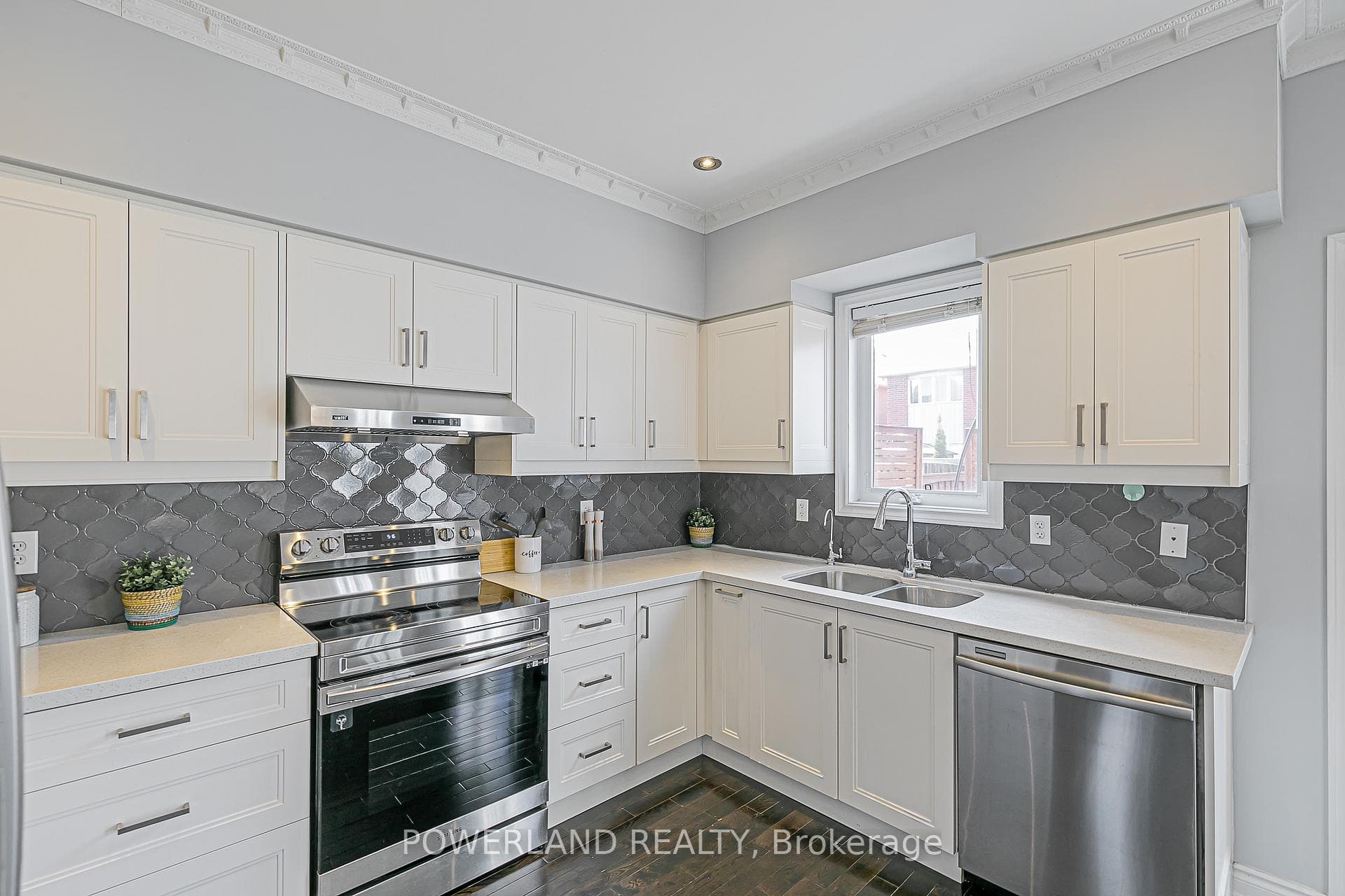 32 Ralph Chalmers Avenue photo 18