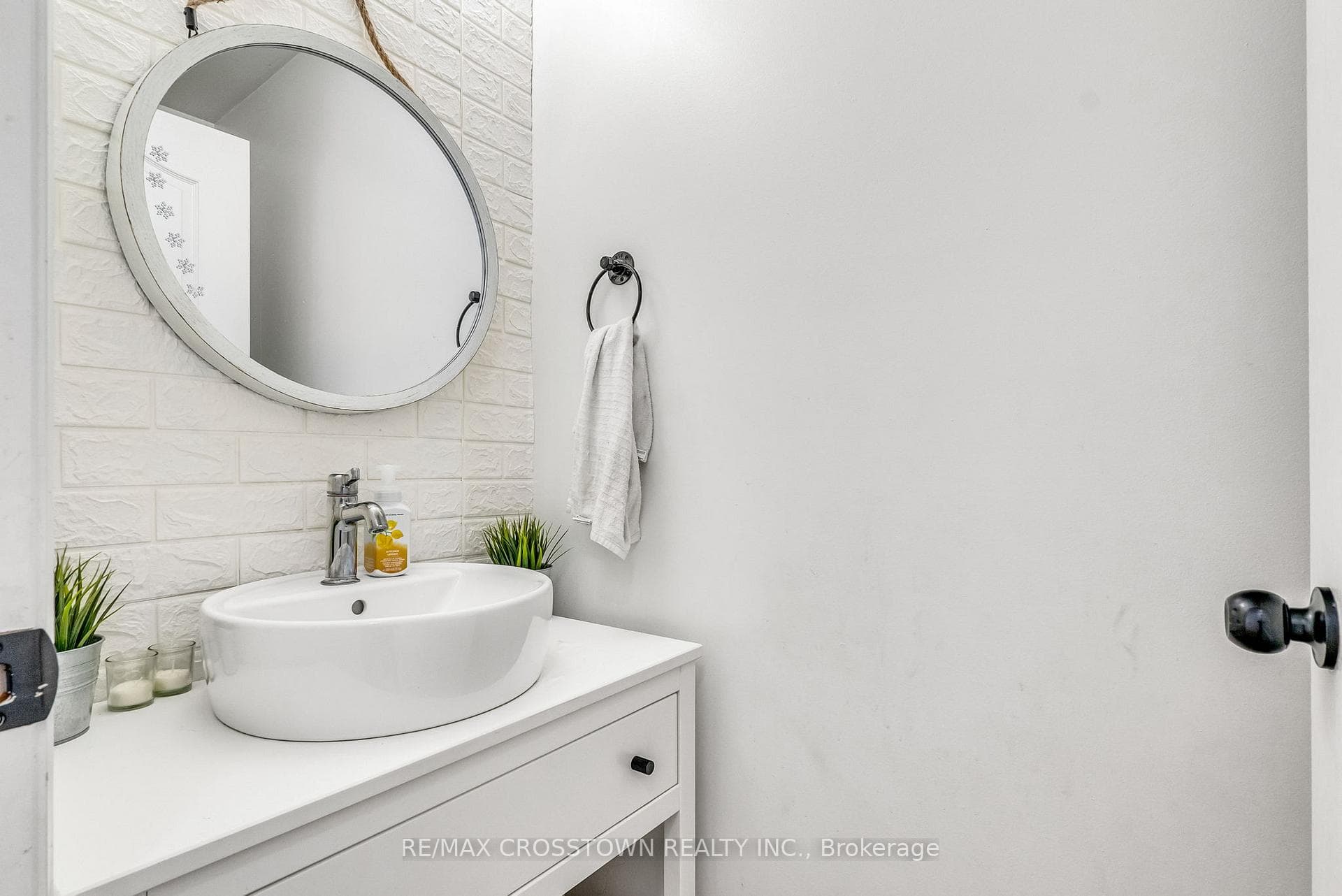 274 Amelia Street photo 3
