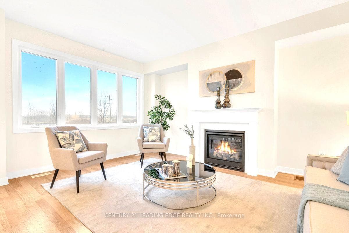 46 Aviron Crescent photo 17