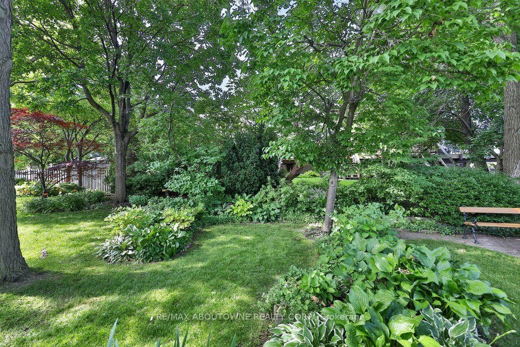 86 Forsythe Street photo 43
